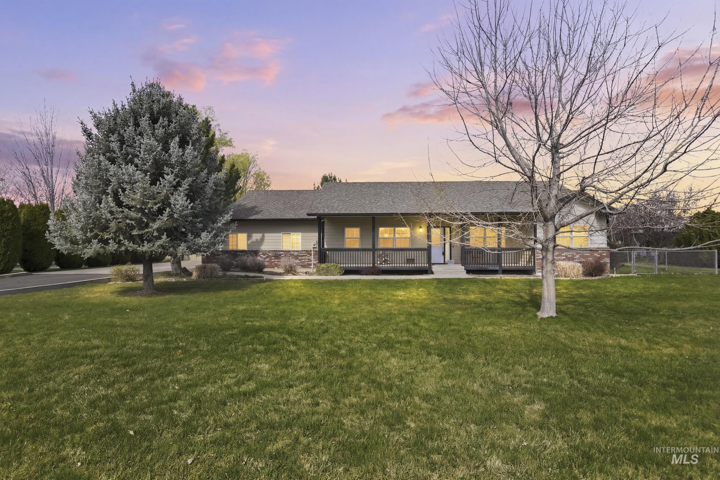 2082 NE 16TH Ave., Payette, Idaho 83661, 3 Bedrooms, 2.5 Bathrooms, Residential For Sale, Price $349,000,MLS 98978532