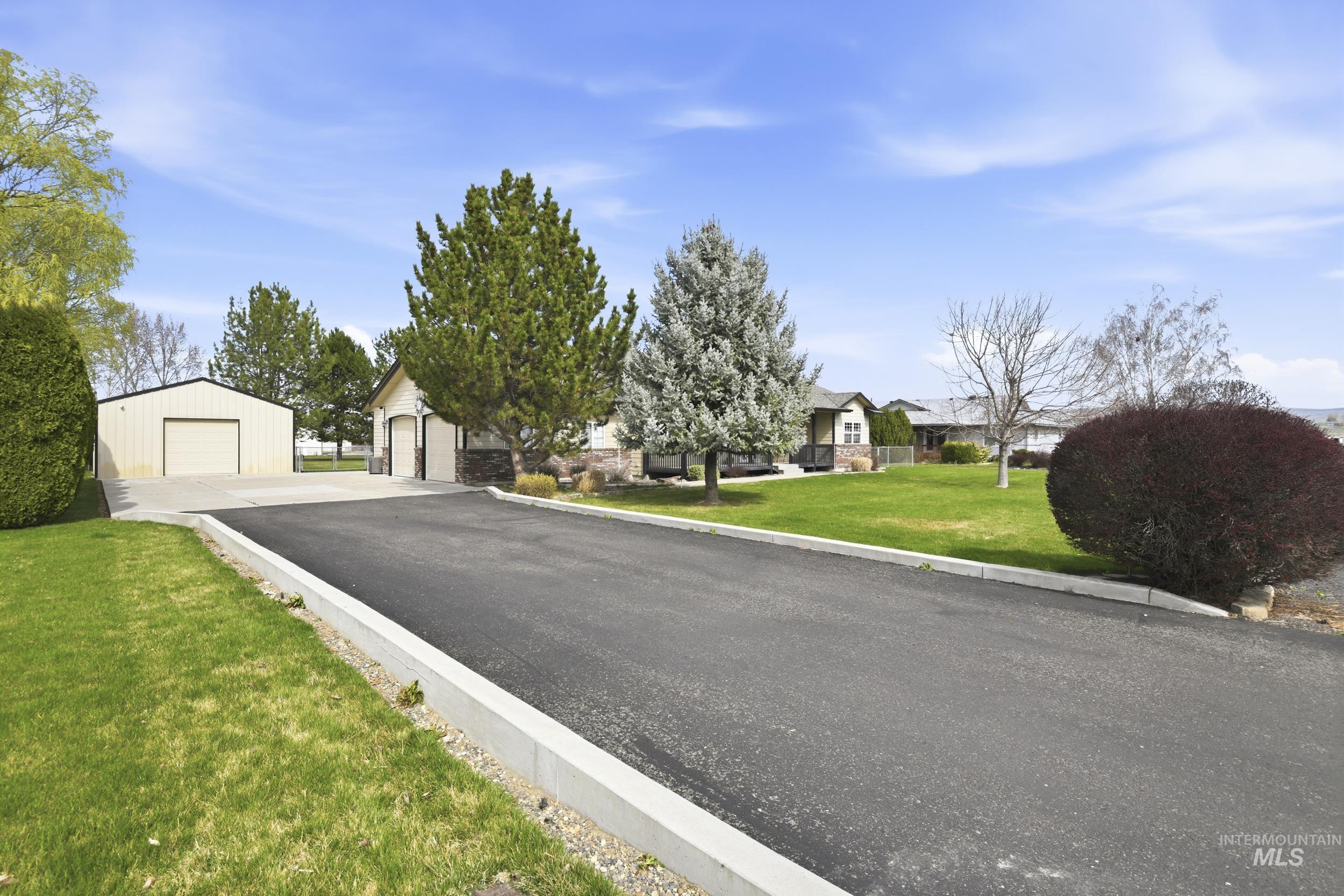 2082 NE 16TH Ave., Payette, Idaho 83661, 3 Bedrooms, 2.5 Bathrooms, Residential For Sale, Price $349,000,MLS 98978532