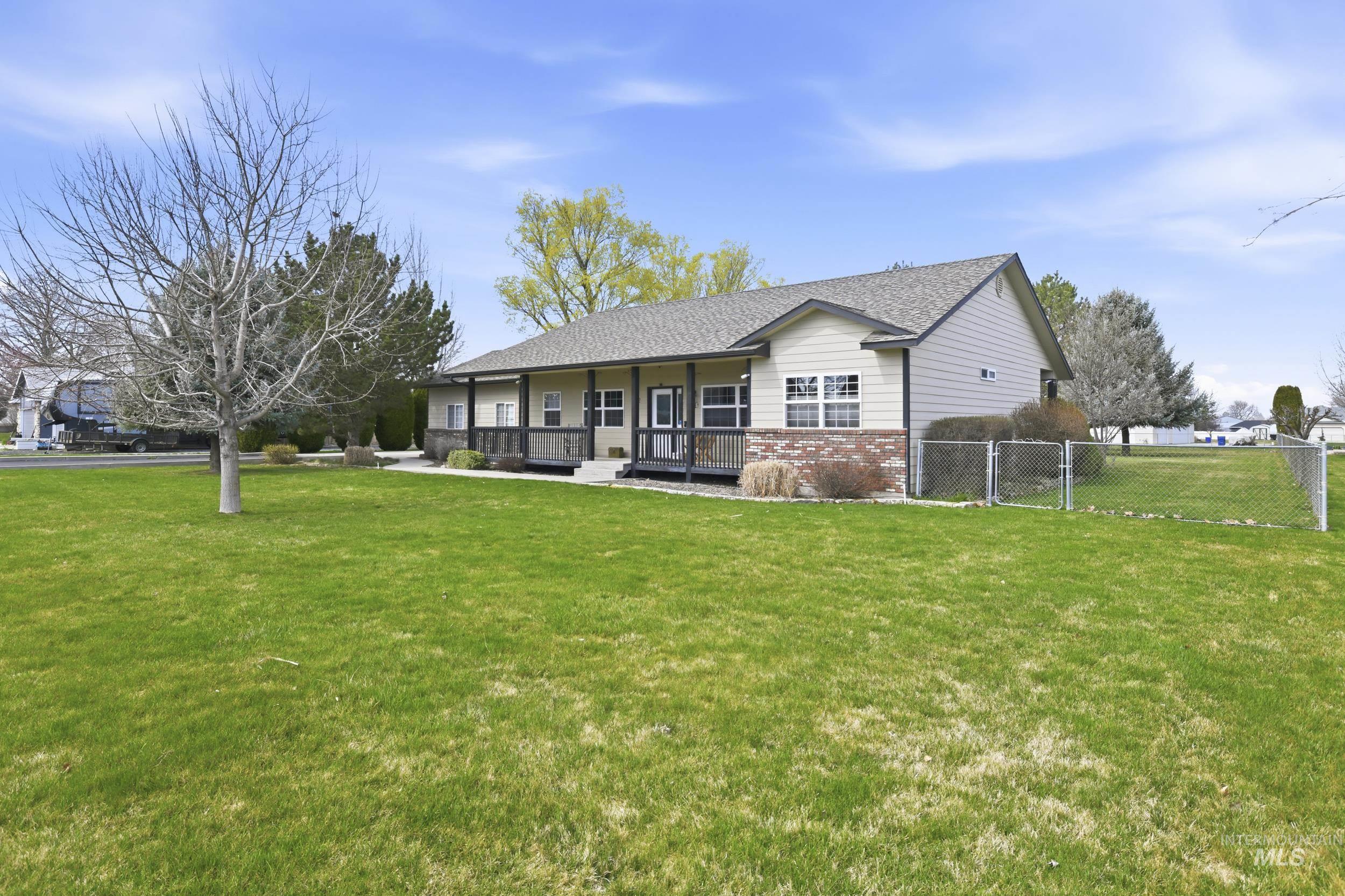 2082 NE 16TH Ave., Payette, Idaho 83661, 3 Bedrooms, 2.5 Bathrooms, Residential For Sale, Price $349,000,MLS 98978532