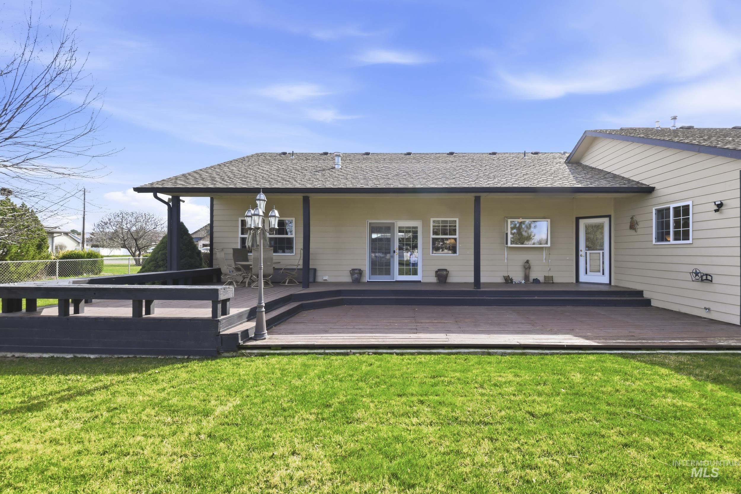 2082 NE 16TH Ave., Payette, Idaho 83661, 3 Bedrooms, 2.5 Bathrooms, Residential For Sale, Price $349,000,MLS 98978532