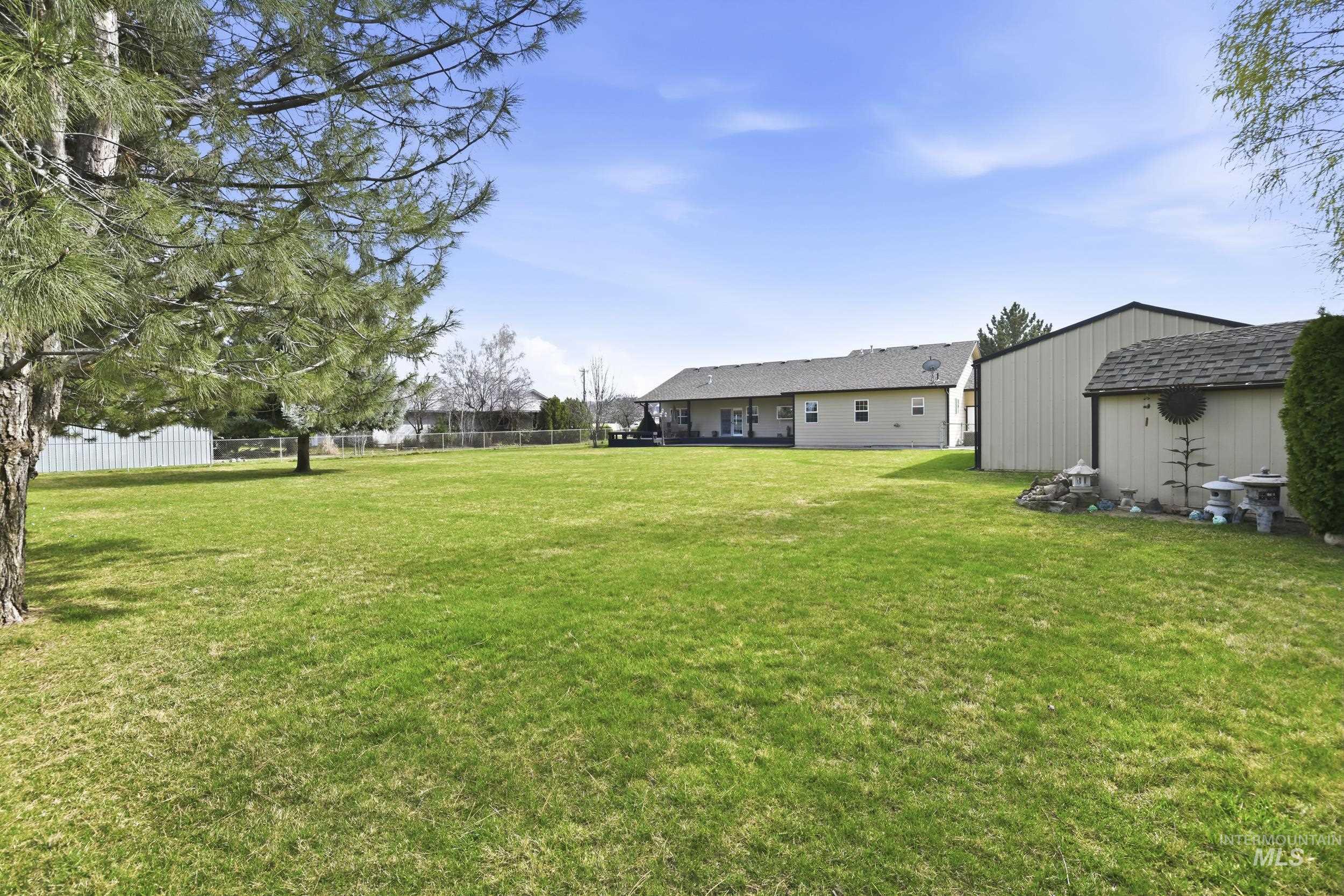 2082 NE 16TH Ave., Payette, Idaho 83661, 3 Bedrooms, 2.5 Bathrooms, Residential For Sale, Price $349,000,MLS 98978532