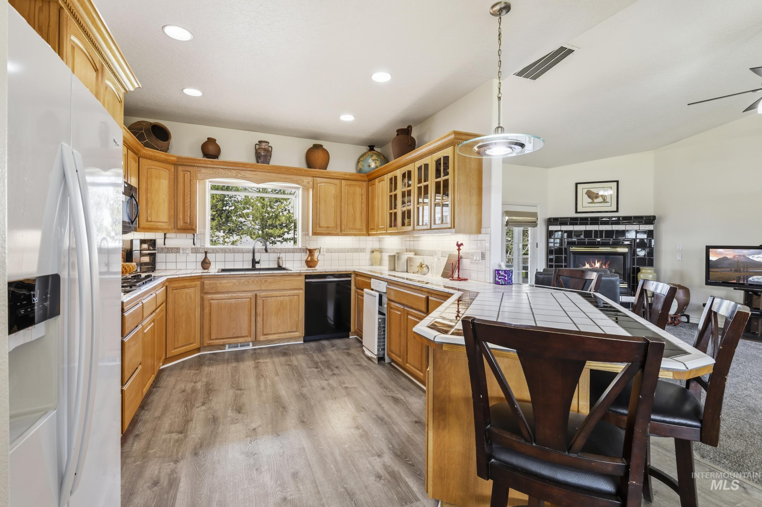 2082 NE 16TH Ave., Payette, Idaho 83661, 3 Bedrooms, 2.5 Bathrooms, Residential For Sale, Price $349,000,MLS 98978532