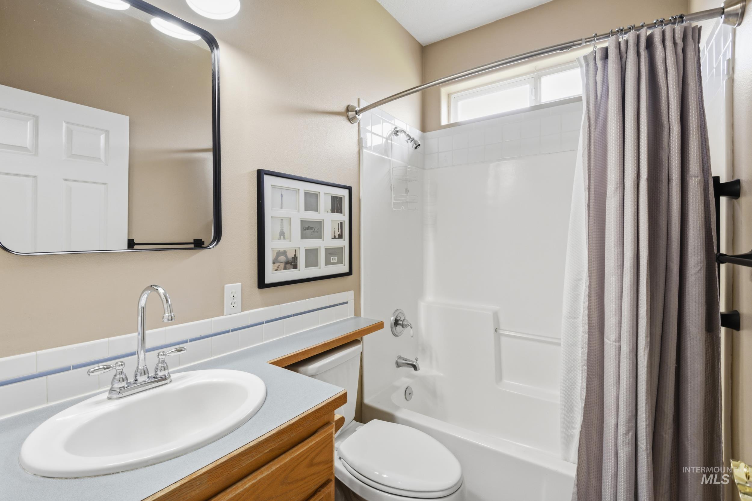 2082 NE 16TH Ave., Payette, Idaho 83661, 3 Bedrooms, 2.5 Bathrooms, Residential For Sale, Price $349,000,MLS 98978532