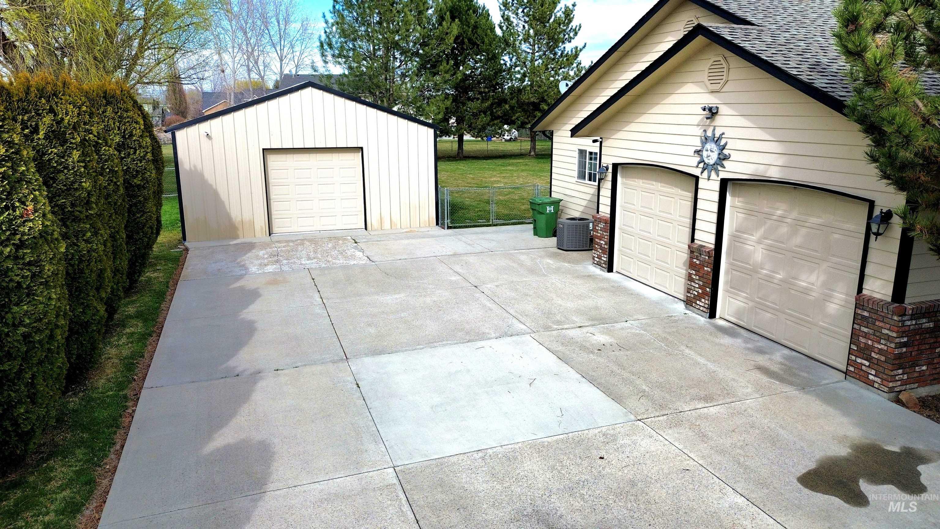 2082 NE 16TH Ave., Payette, Idaho 83661, 3 Bedrooms, 2.5 Bathrooms, Residential For Sale, Price $349,000, 98978532