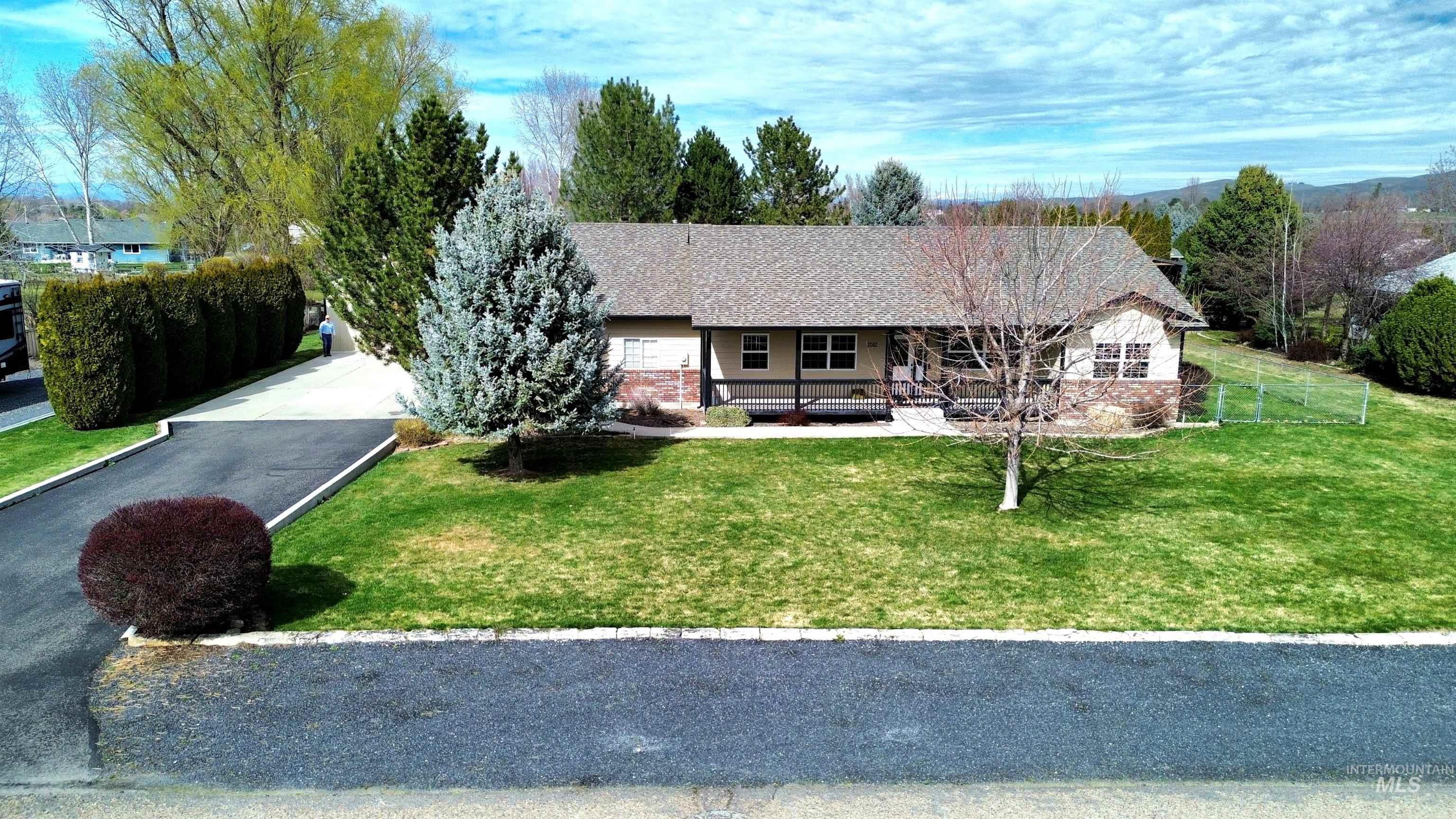 2082 NE 16TH Ave., Payette, Idaho 83661, 3 Bedrooms, 2.5 Bathrooms, Residential For Sale, Price $349,000,MLS 98978532