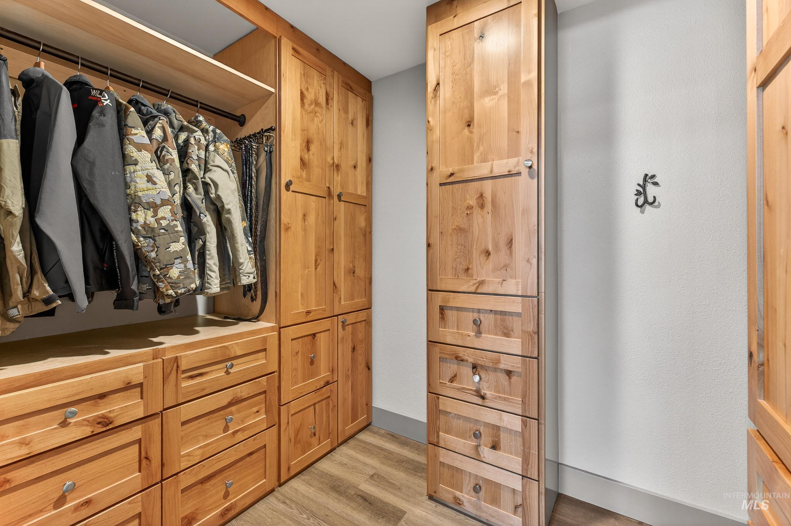 304 Samson Ct., McCall, Idaho 83638-0000, 3 Bedrooms, 3 Bathrooms, Residential For Sale, Price $824,900,MLS 98978535