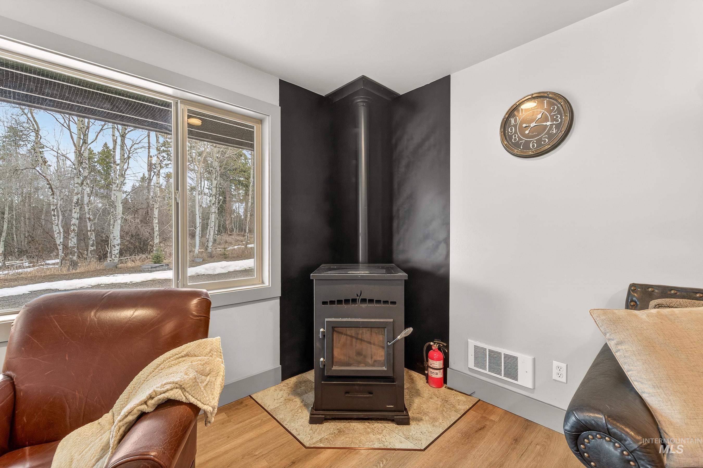 304 Samson Ct., McCall, Idaho 83638-0000, 3 Bedrooms, 3 Bathrooms, Residential For Sale, Price $824,900,MLS 98978535