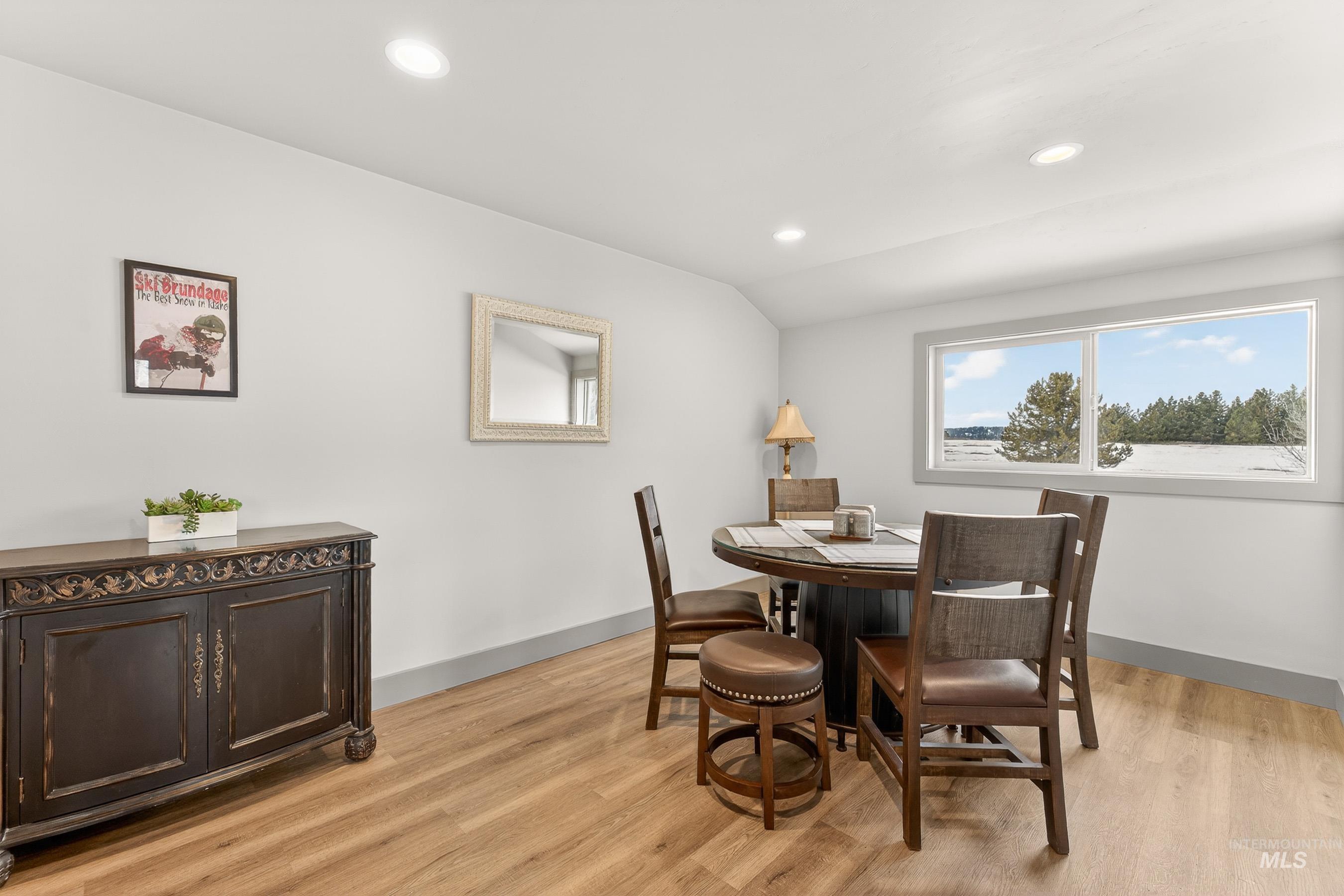 304 Samson Ct., McCall, Idaho 83638-0000, 3 Bedrooms, 3 Bathrooms, Residential For Sale, Price $824,900,MLS 98978535