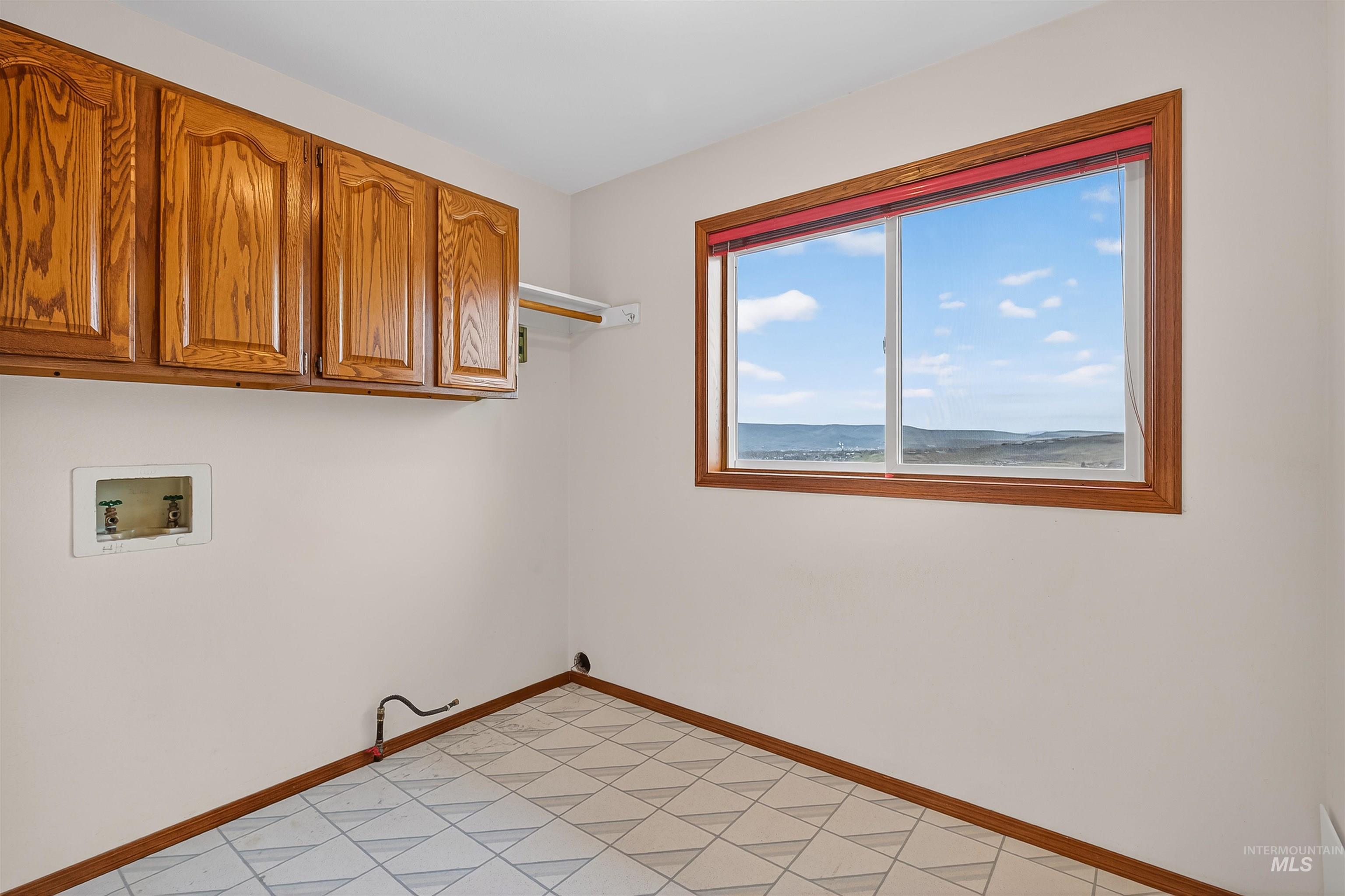 3015 Grandview Dr, Clarkston, Washington 99403, 4 Bedrooms, 3 Bathrooms, Residential For Sale, Price $849,000,MLS 98978537