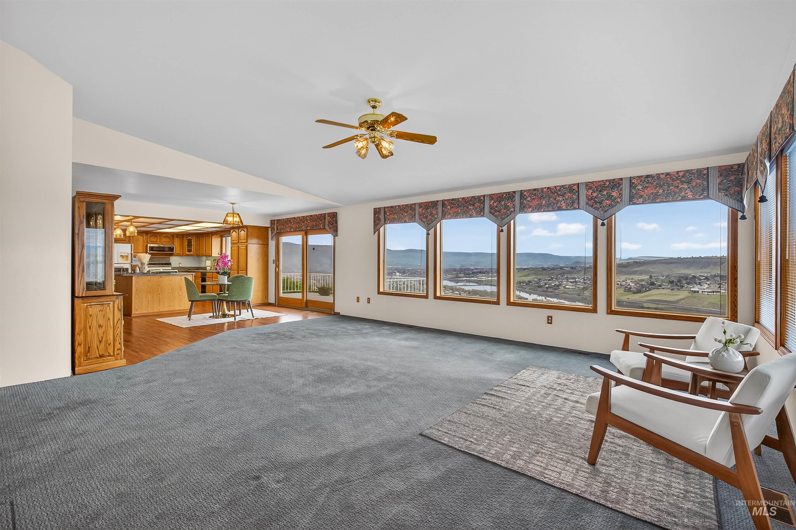 3015 Grandview Dr, Clarkston, Washington 99403, 4 Bedrooms, 3 Bathrooms, Residential For Sale, Price $849,000,MLS 98978537