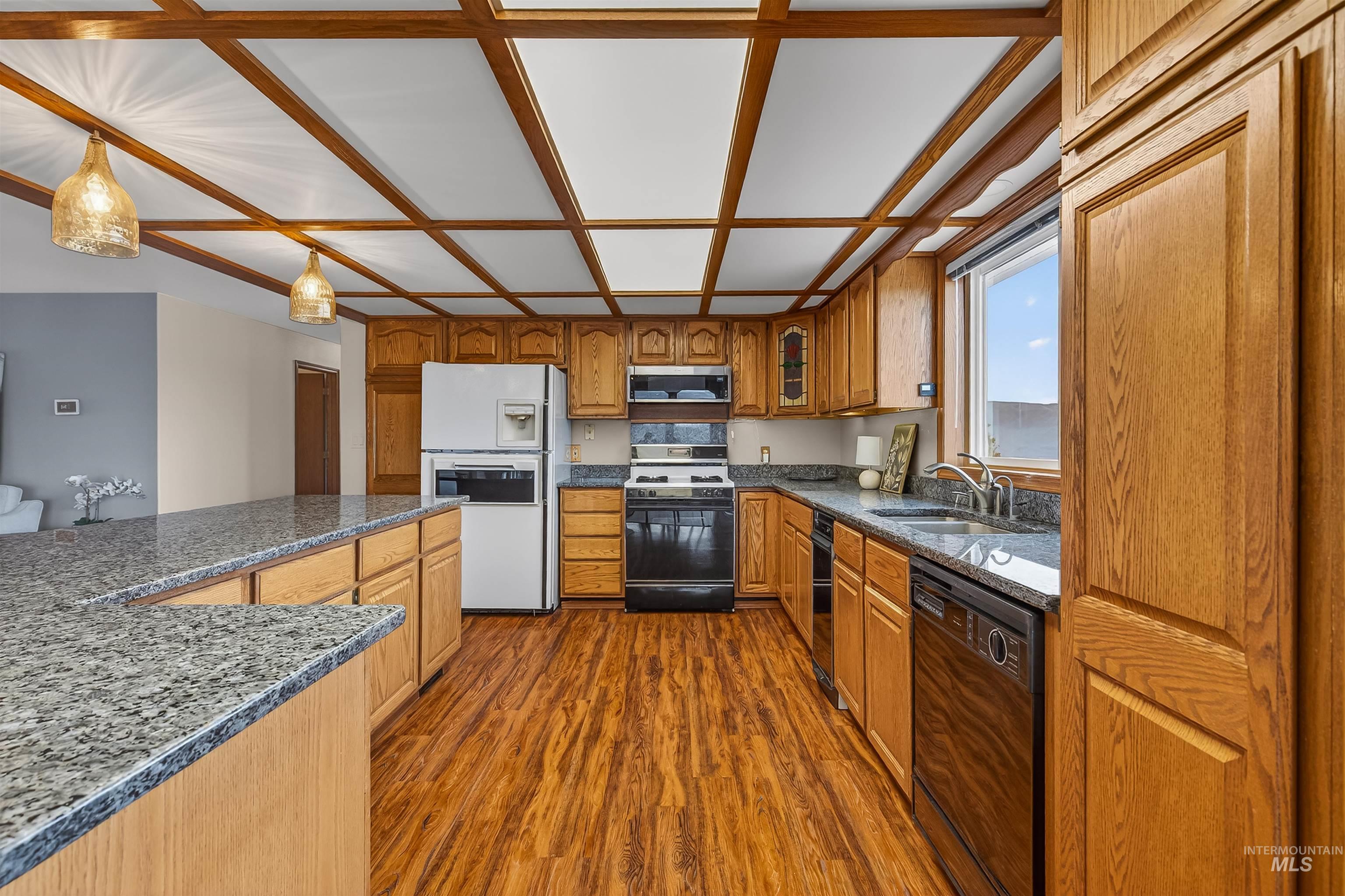 3015 Grandview Dr, Clarkston, Washington 99403, 4 Bedrooms, 3 Bathrooms, Residential For Sale, Price $849,000,MLS 98978537