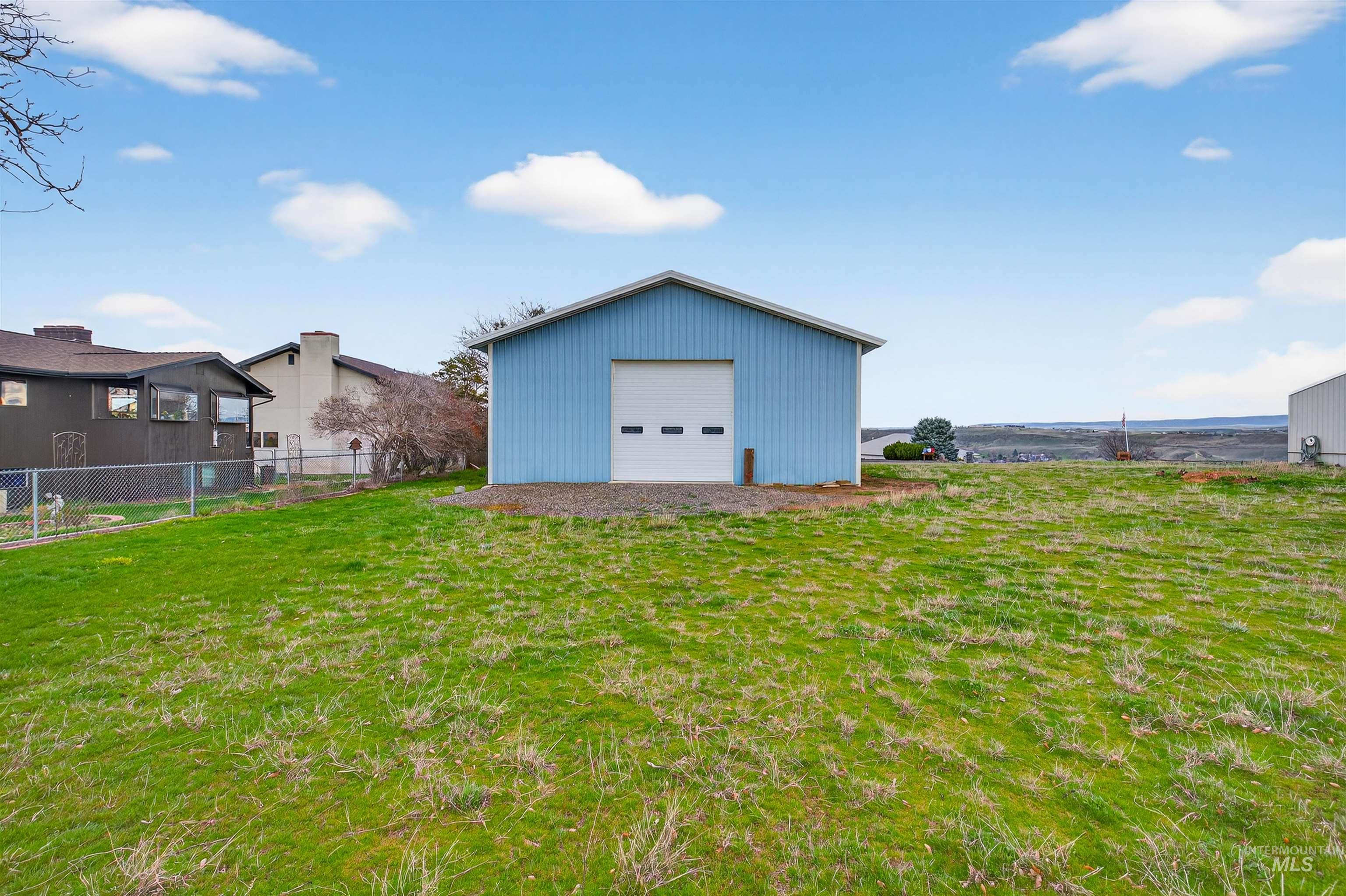 3015 Grandview Dr, Clarkston, Washington 99403, 4 Bedrooms, 3 Bathrooms, Residential For Sale, Price $849,000,MLS 98978537