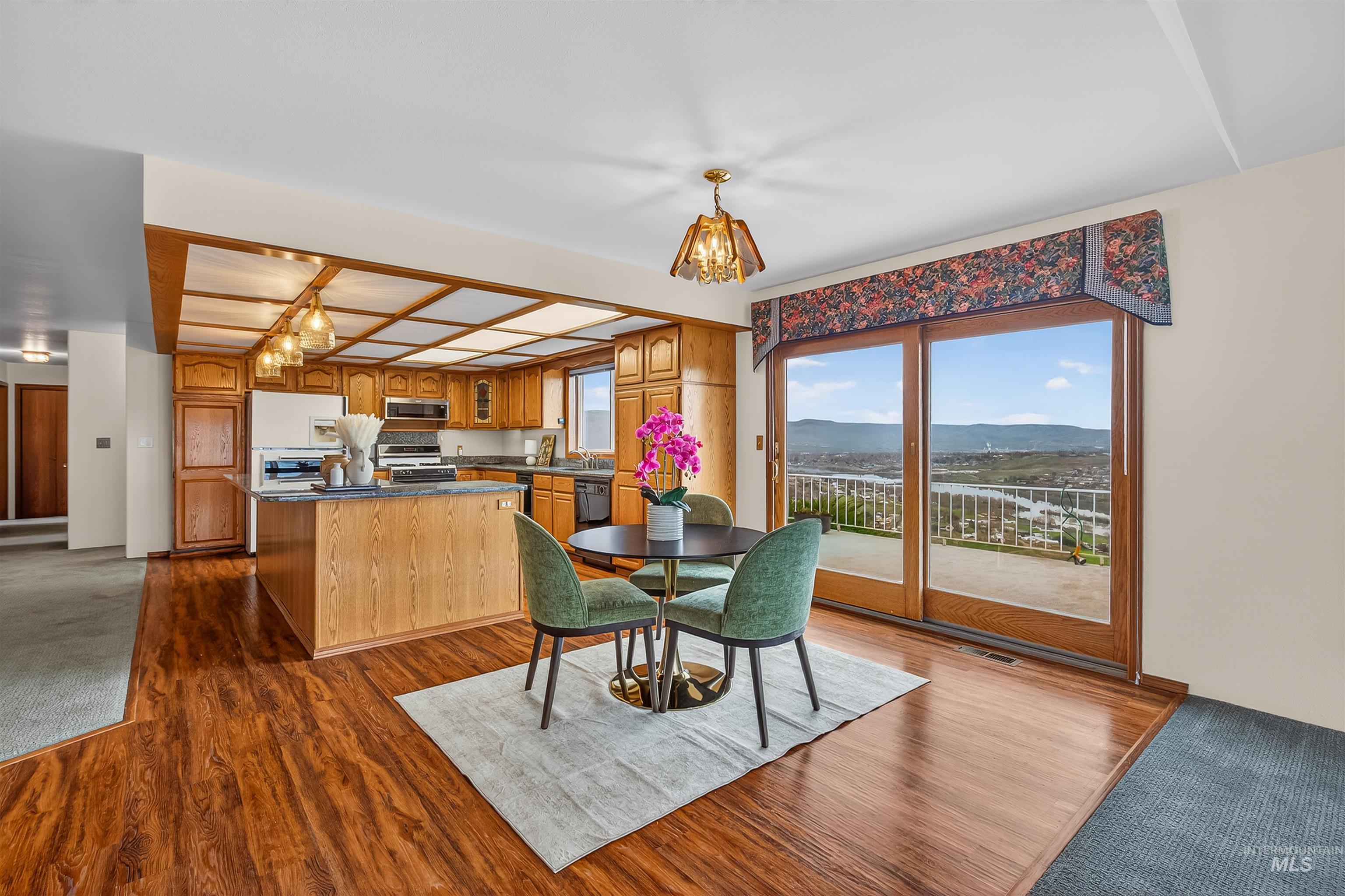 3015 Grandview Dr, Clarkston, Washington 99403, 4 Bedrooms, 3 Bathrooms, Residential For Sale, Price $849,000,MLS 98978537