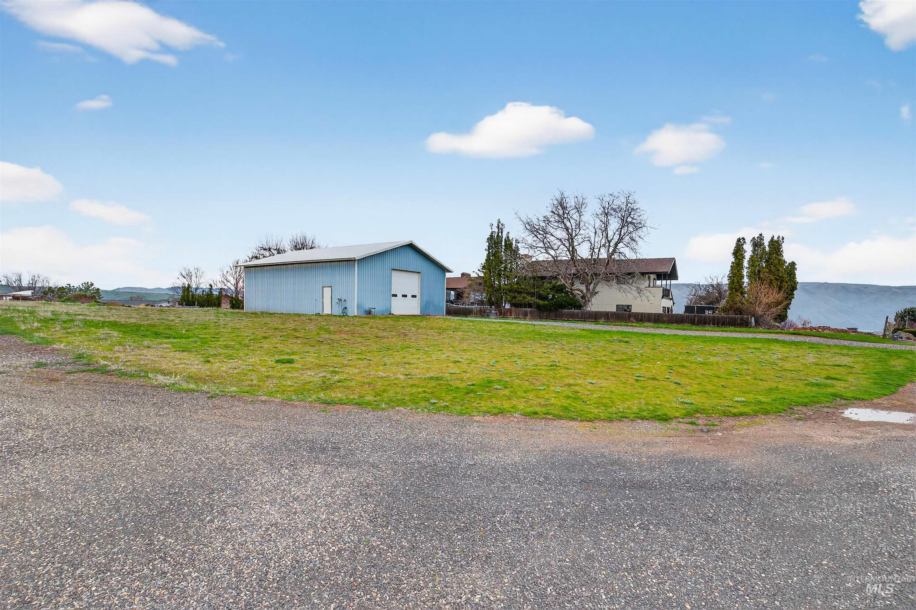 3015 Grandview Dr, Clarkston, Washington 99403, 4 Bedrooms, 3 Bathrooms, Residential For Sale, Price $849,000,MLS 98978537