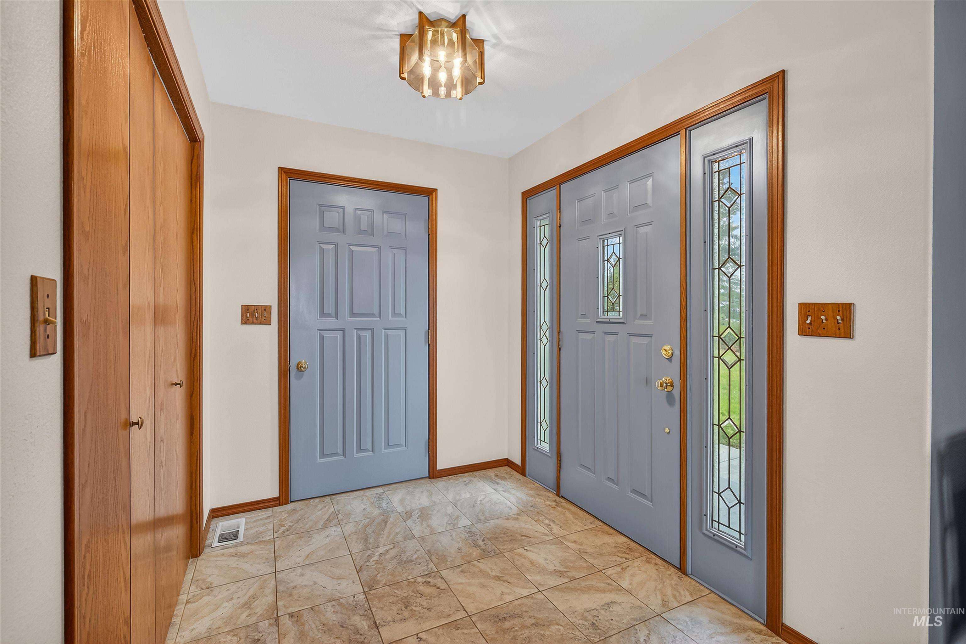 3015 Grandview Dr, Clarkston, Washington 99403, 4 Bedrooms, 3 Bathrooms, Residential For Sale, Price $849,000,MLS 98978537