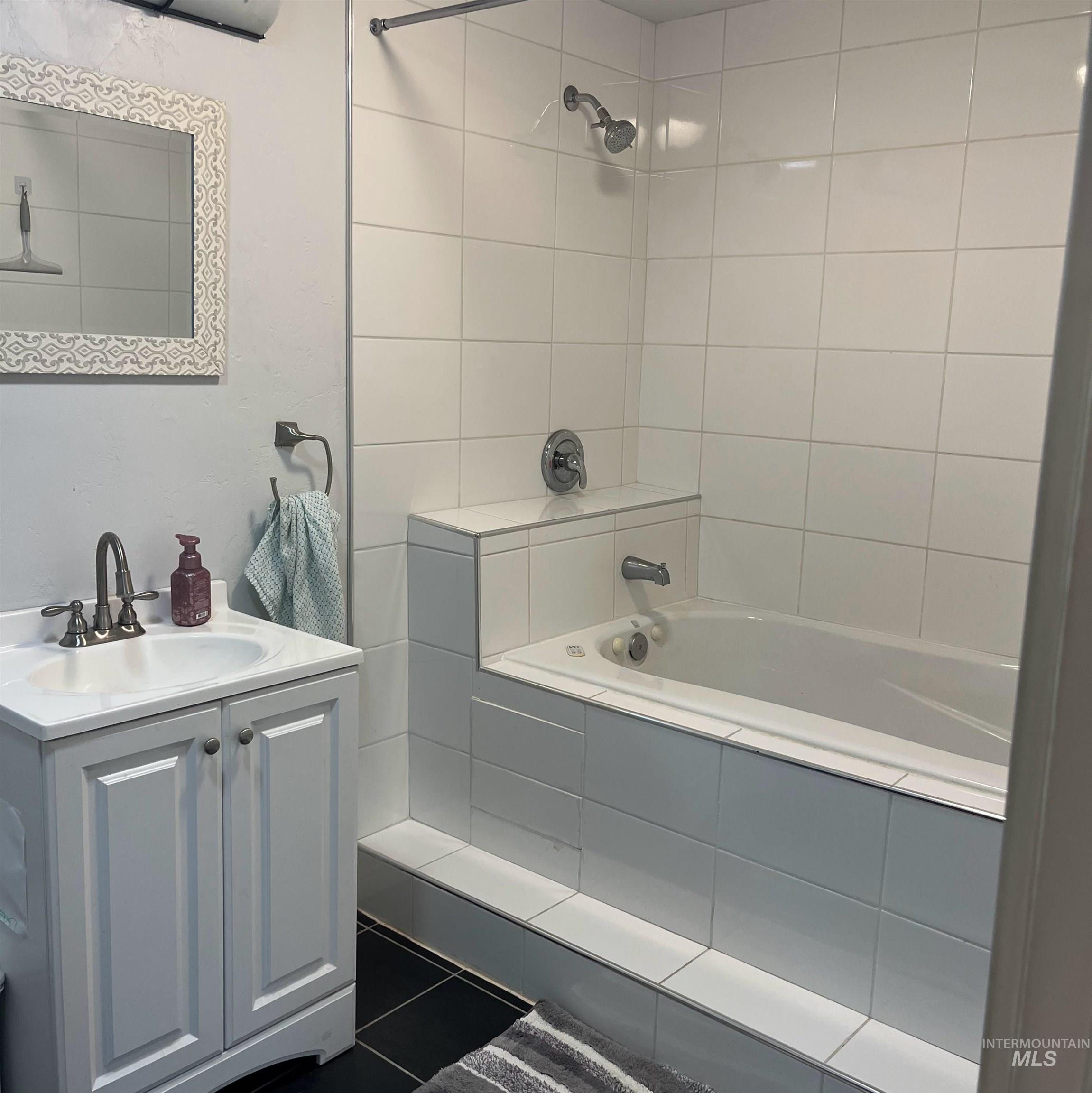 1159 E Wright St, Boise, Idaho 83706, 2 Bedrooms, 2 Bathrooms, Residential Income For Sale, Price $775,000, 98978540