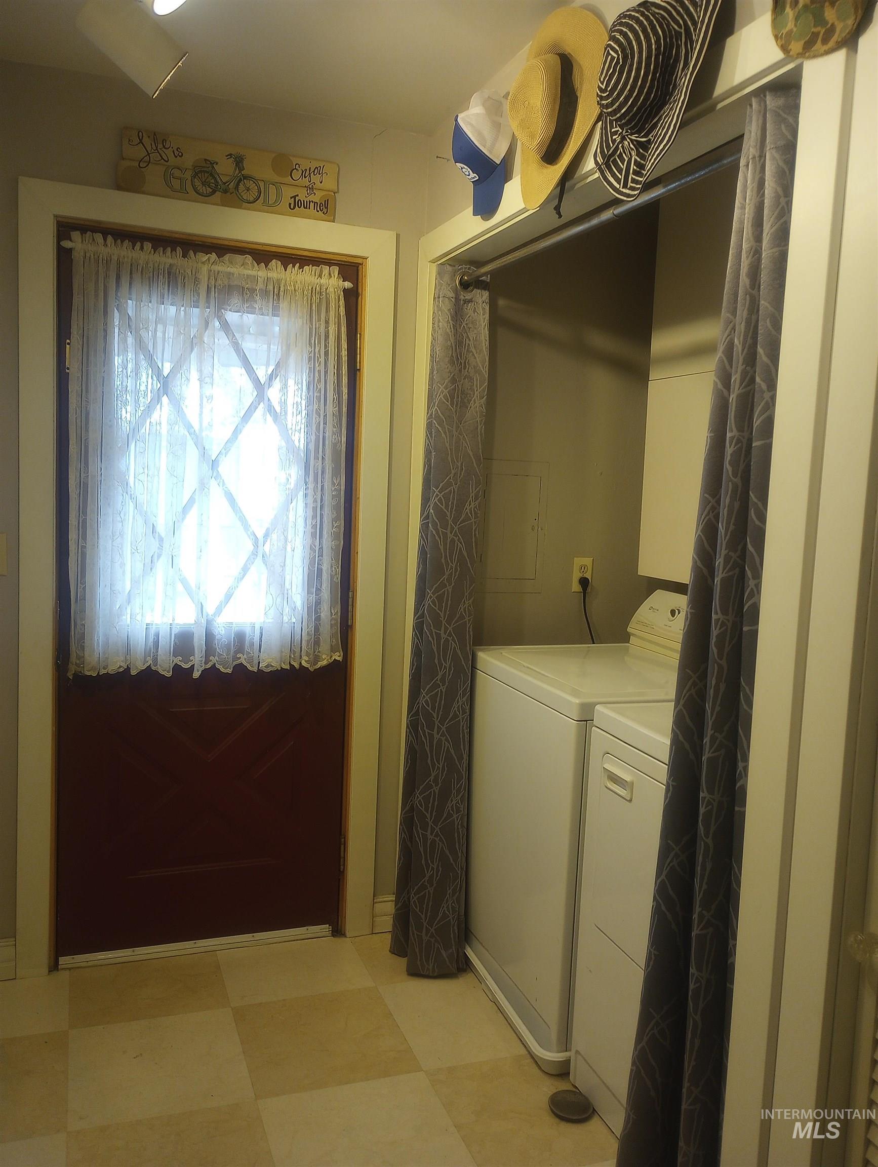 1305 S Leadville, Boise, Idaho 83706, 3 Bedrooms, 1 Bathroom, Residential For Sale, Price $510,000,MLS 98978541