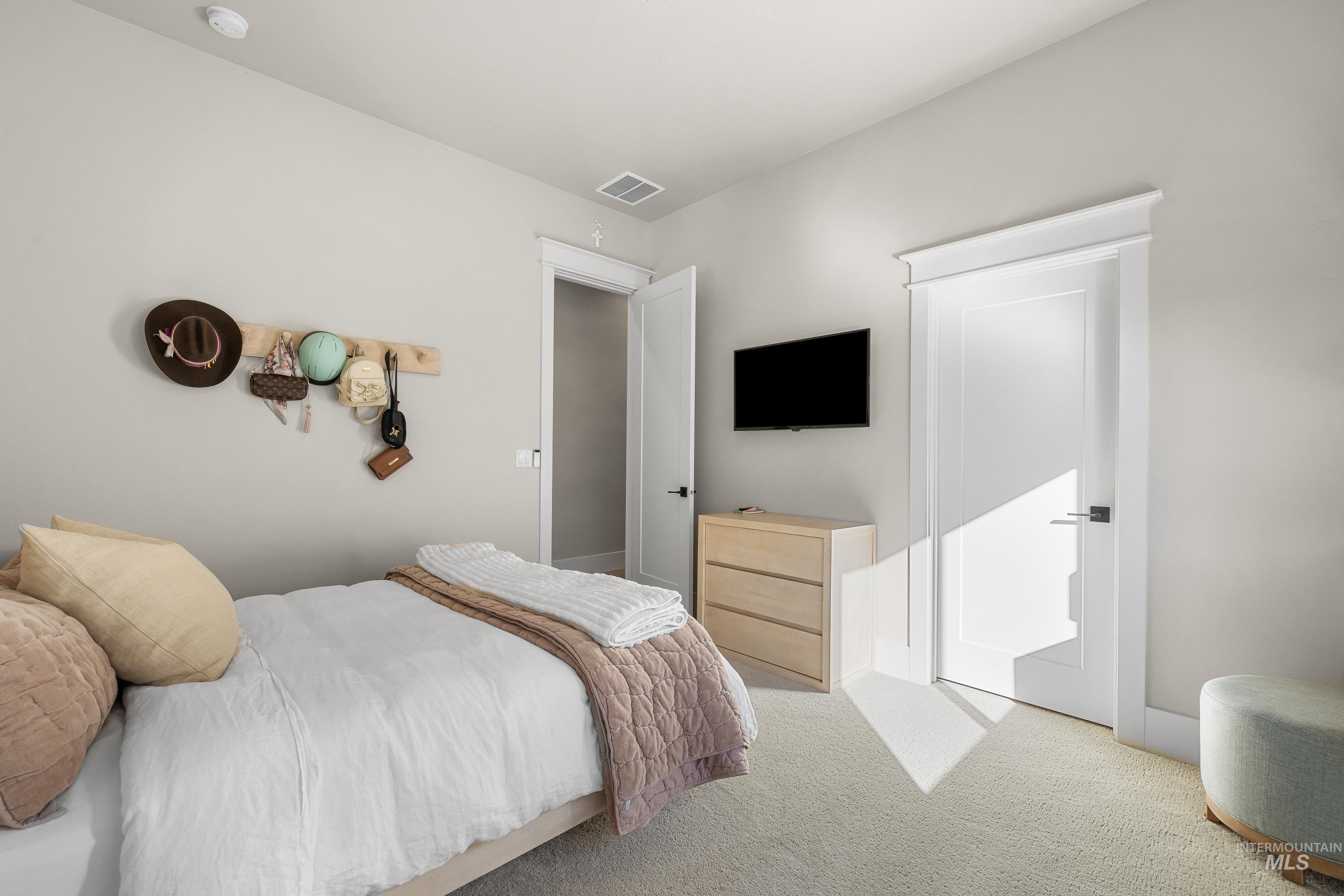 5008 W Strant St, Eagle, Idaho 83616, 4 Bedrooms, 3.5 Bathrooms, Residential For Sale, Price $1,325,000, 98978546