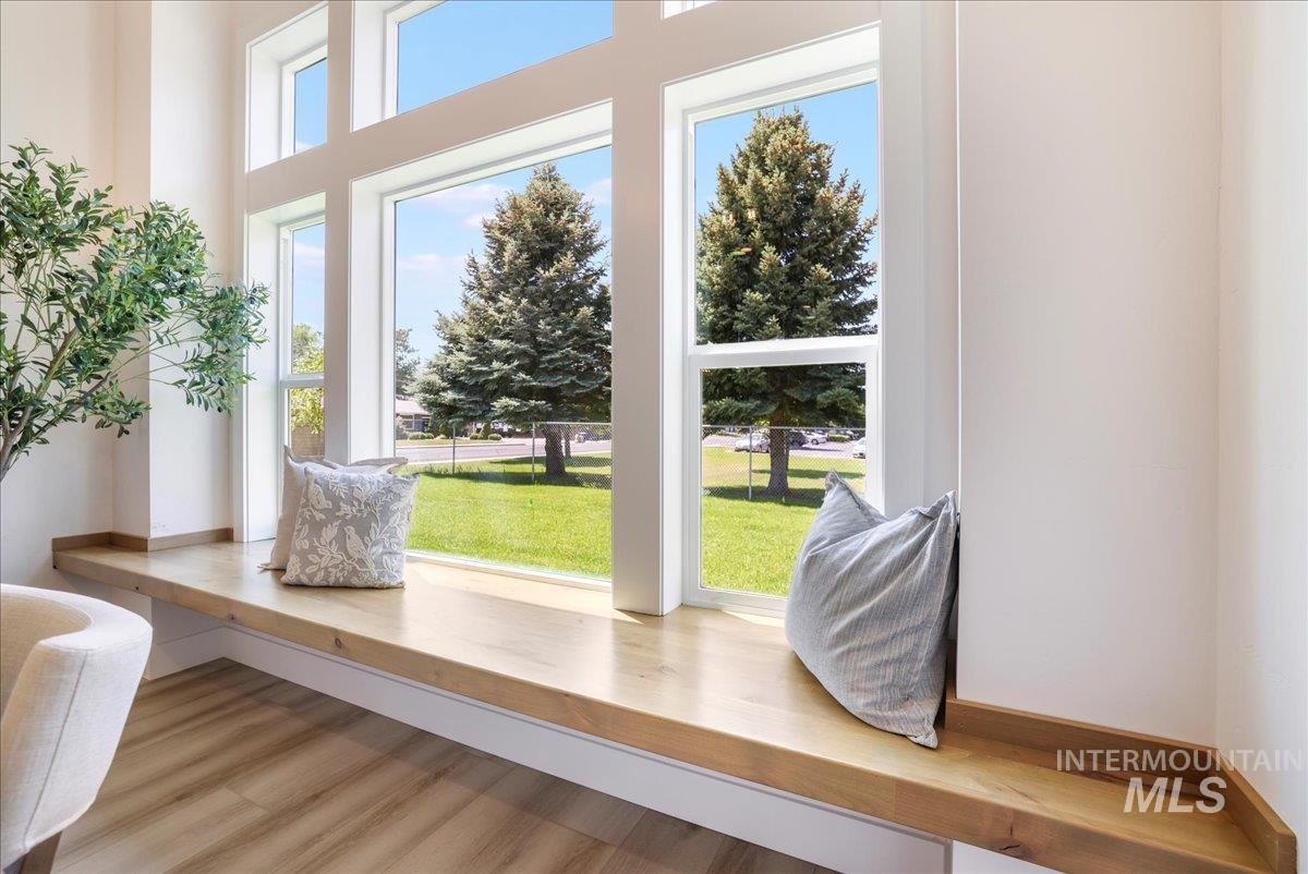 505 Stonehedge Loop, Twin Falls, Idaho 83301, 4 Bedrooms, 2.5 Bathrooms, Residential For Sale, Price $699,998,MLS 98978548