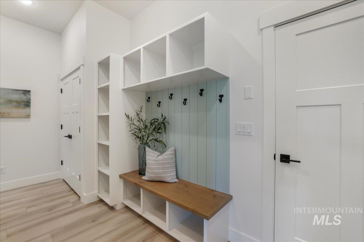 505 Stonehedge Loop, Twin Falls, Idaho 83301, 4 Bedrooms, 2.5 Bathrooms, Residential For Sale, Price $699,998,MLS 98978548