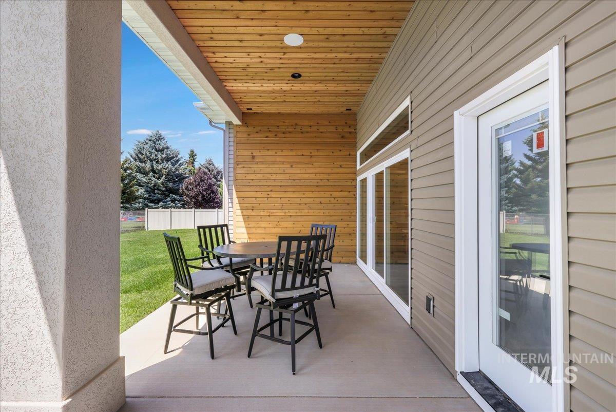 505 Stonehedge Loop, Twin Falls, Idaho 83301, 4 Bedrooms, 2.5 Bathrooms, Residential For Sale, Price $699,998,MLS 98978548