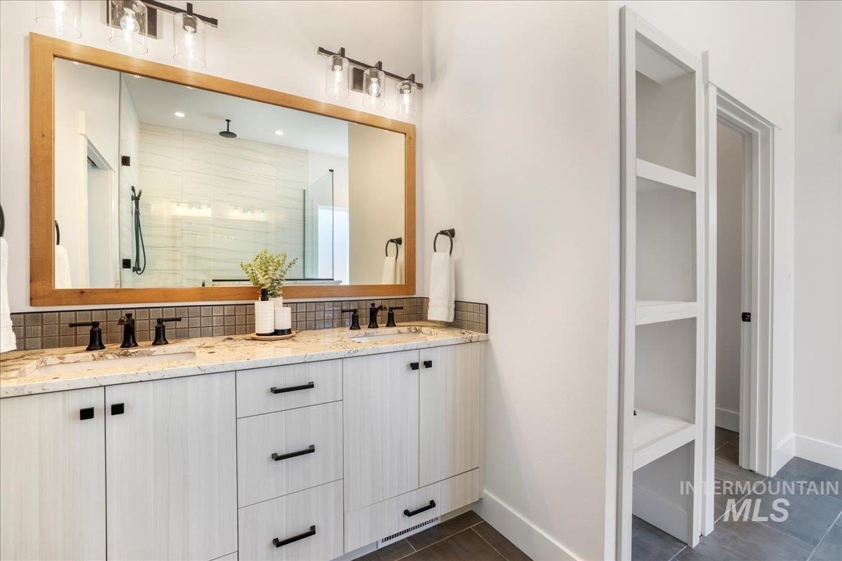 505 Stonehedge Loop, Twin Falls, Idaho 83301, 4 Bedrooms, 2.5 Bathrooms, Residential For Sale, Price $699,998,MLS 98978548