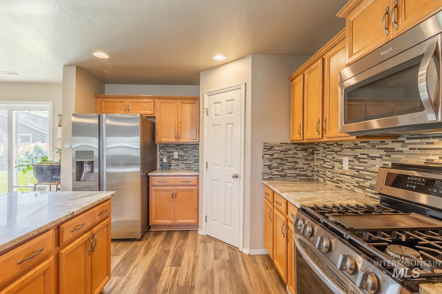 1105 E Shady Ridge Dr, Kuna, Idaho 83634, 5 Bedrooms, 2.5 Bathrooms, Residential For Sale, Price $485,000,MLS 98978550