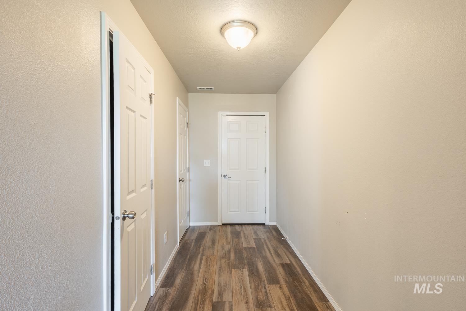 1105 E Shady Ridge Dr, Kuna, Idaho 83634, 5 Bedrooms, 2.5 Bathrooms, Residential For Sale, Price $485,000,MLS 98978550