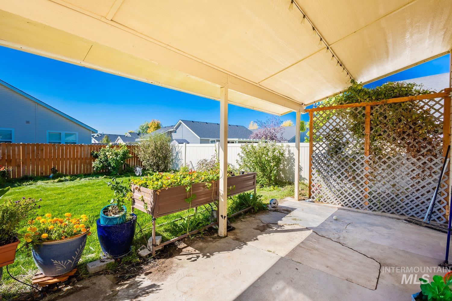 1105 E Shady Ridge Dr, Kuna, Idaho 83634, 5 Bedrooms, 2.5 Bathrooms, Residential For Sale, Price $485,000,MLS 98978550