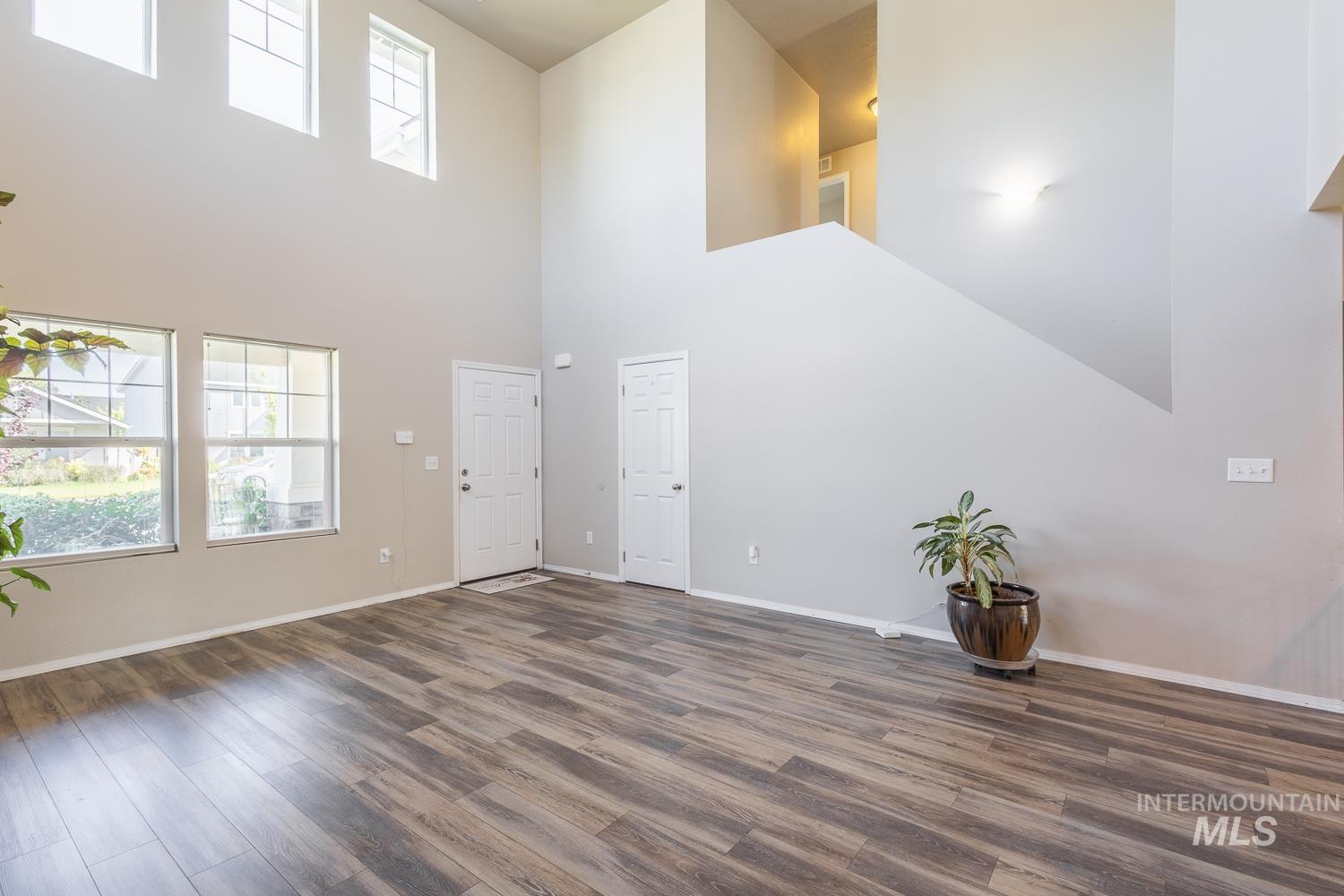 1105 E Shady Ridge Dr, Kuna, Idaho 83634, 5 Bedrooms, 2.5 Bathrooms, Residential For Sale, Price $485,000,MLS 98978550