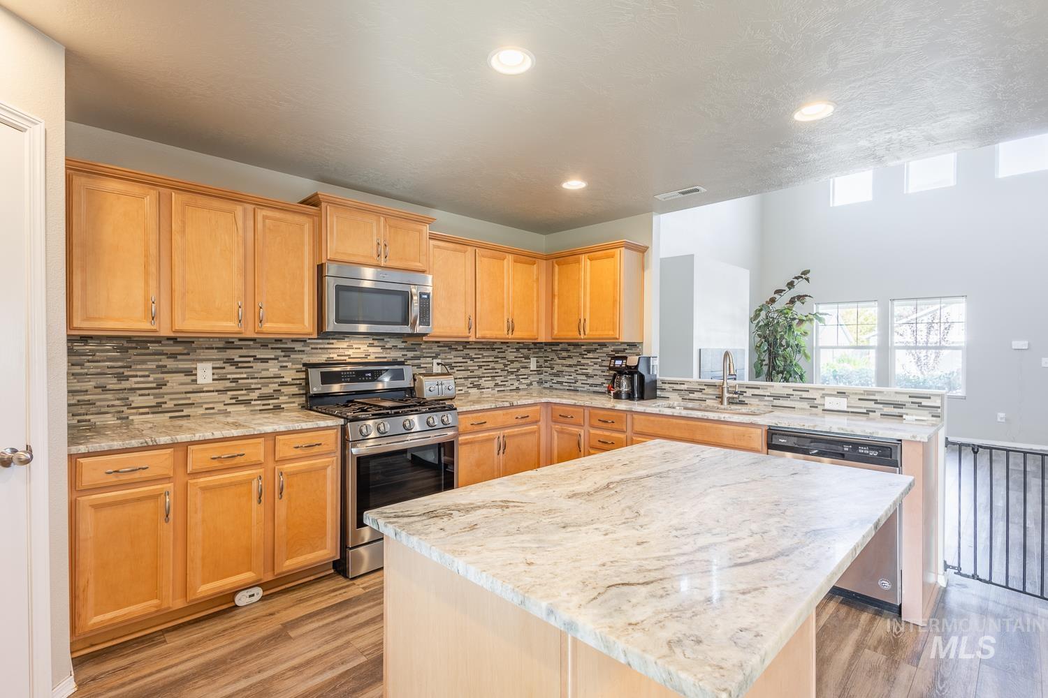 1105 E Shady Ridge Dr, Kuna, Idaho 83634, 5 Bedrooms, 2.5 Bathrooms, Residential For Sale, Price $485,000,MLS 98978550