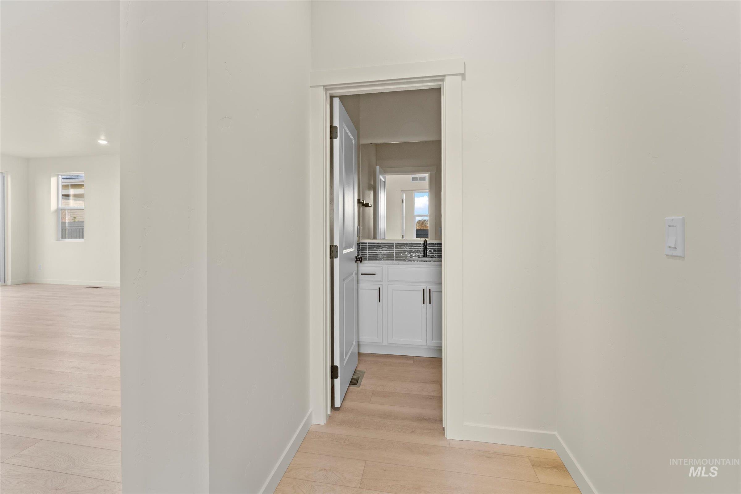 4567 E Mesa Vista st, Nampa, Idaho 83686, 3 Bedrooms, 2 Bathrooms, Residential For Sale, Price $349,990,MLS 98978552