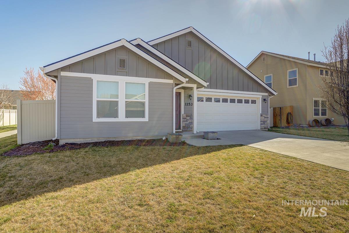 1153 E Shady Ridge Dr, Kuna, Idaho 83634, 3 Bedrooms, 2 Bathrooms, Residential For Sale, Price $449,900,MLS 98978553