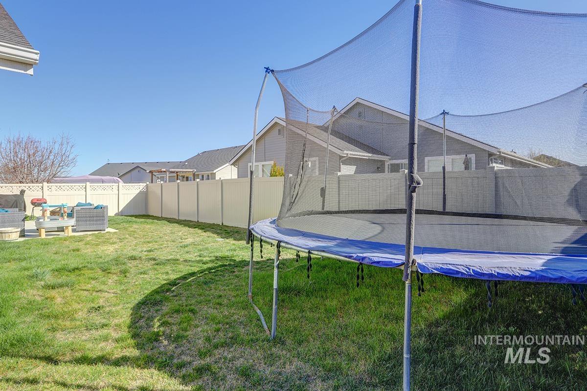 1153 E Shady Ridge Dr, Kuna, Idaho 83634, 3 Bedrooms, 2 Bathrooms, Residential For Sale, Price $449,900,MLS 98978553