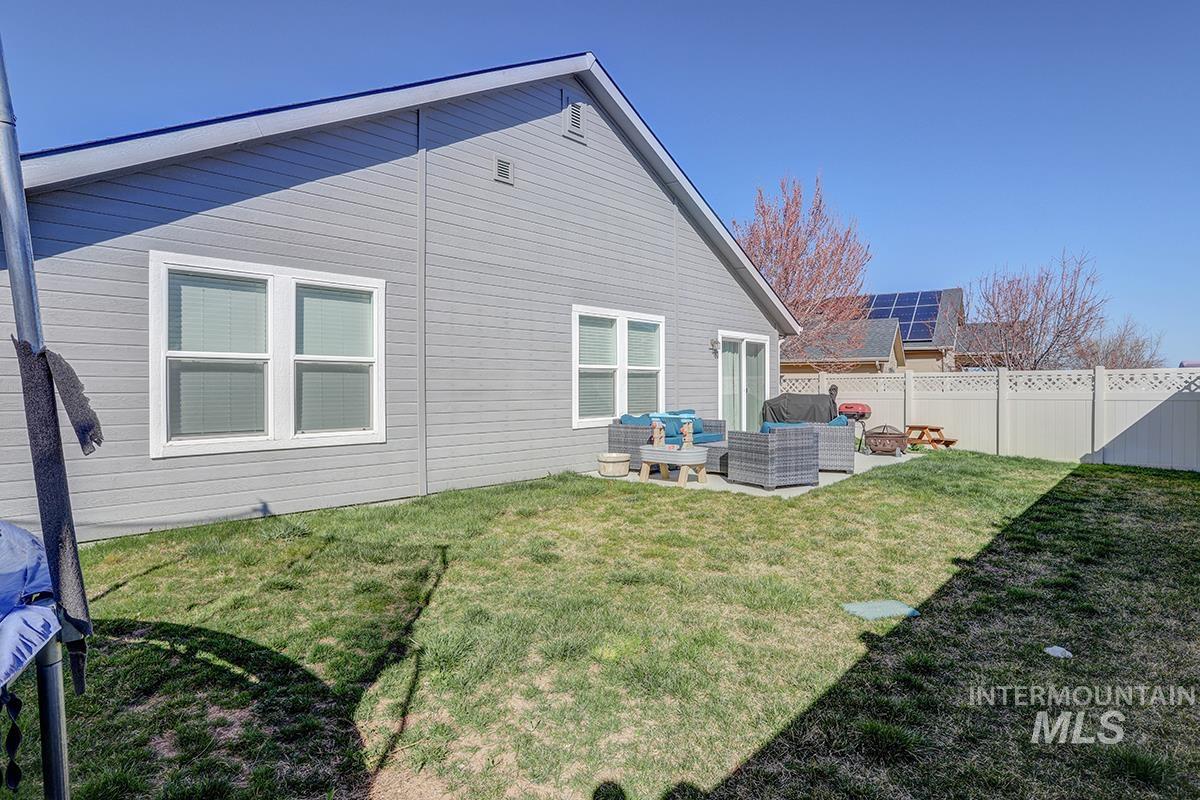 1153 E Shady Ridge Dr, Kuna, Idaho 83634, 3 Bedrooms, 2 Bathrooms, Residential For Sale, Price $449,900,MLS 98978553