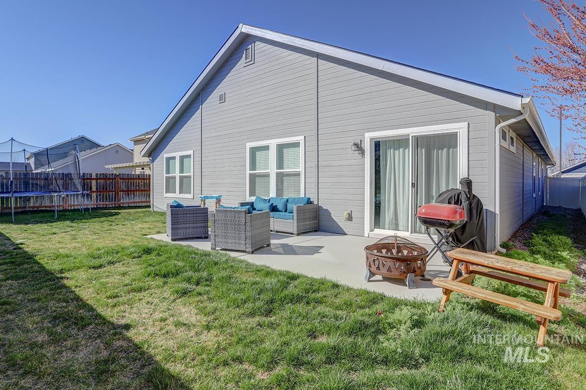 1153 E Shady Ridge Dr, Kuna, Idaho 83634, 3 Bedrooms, 2 Bathrooms, Residential For Sale, Price $449,900,MLS 98978553