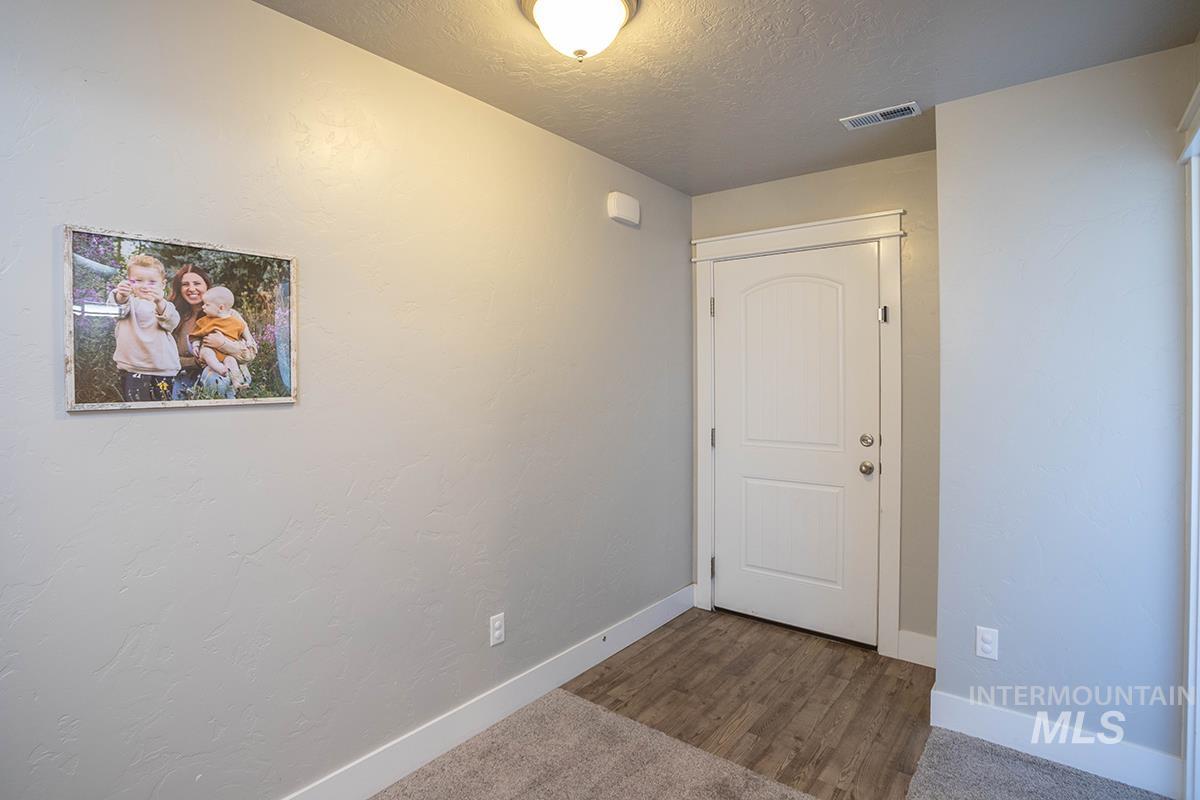 1153 E Shady Ridge Dr, Kuna, Idaho 83634, 3 Bedrooms, 2 Bathrooms, Residential For Sale, Price $449,900,MLS 98978553