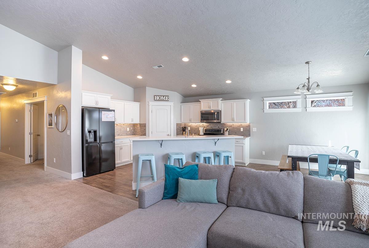 1153 E Shady Ridge Dr, Kuna, Idaho 83634, 3 Bedrooms, 2 Bathrooms, Residential For Sale, Price $449,900,MLS 98978553