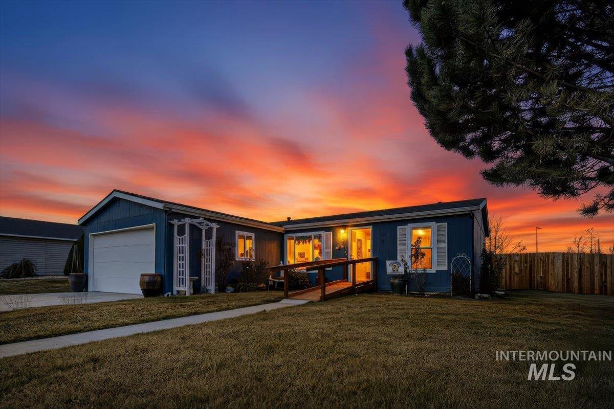4009 Denton St, Caldwell, Idaho 83607, 3 Bedrooms, 2 Bathrooms, Residential For Sale, Price $339,999, 98978560