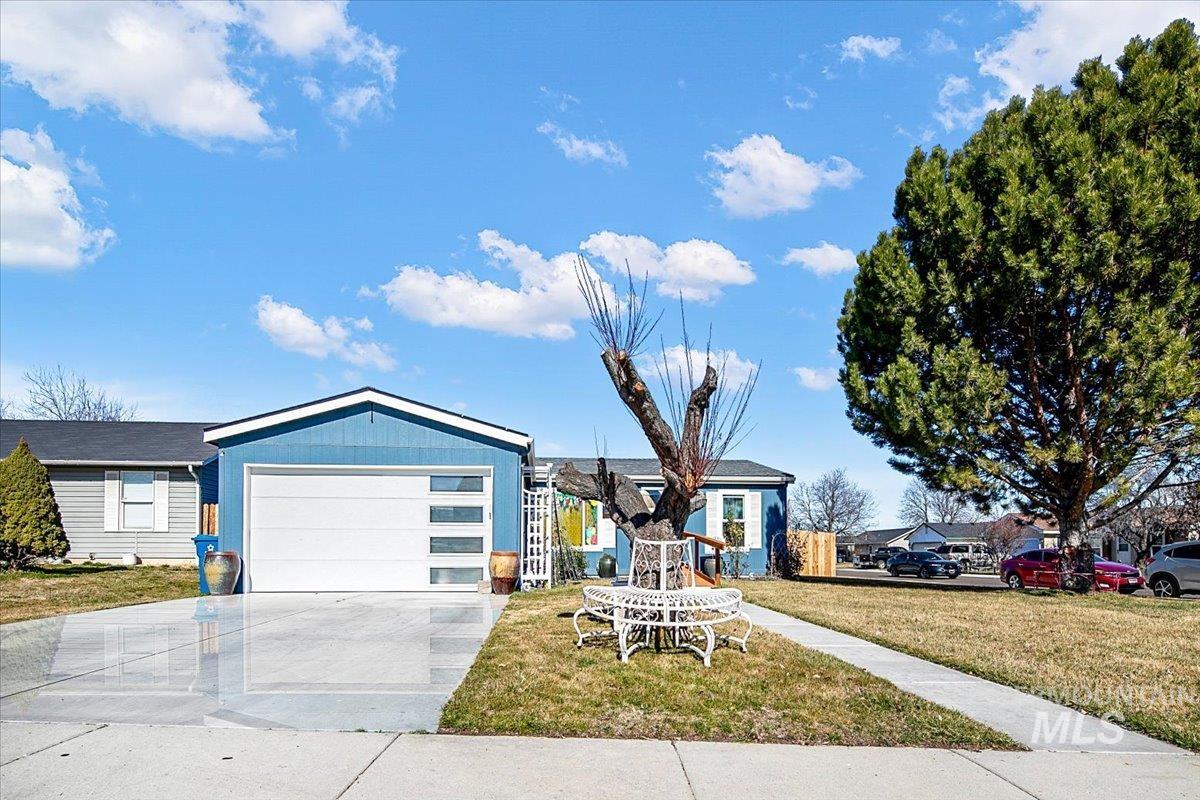 4009 Denton St, Caldwell, Idaho 83607, 3 Bedrooms, 2 Bathrooms, Residential For Sale, Price $339,999, 98978560