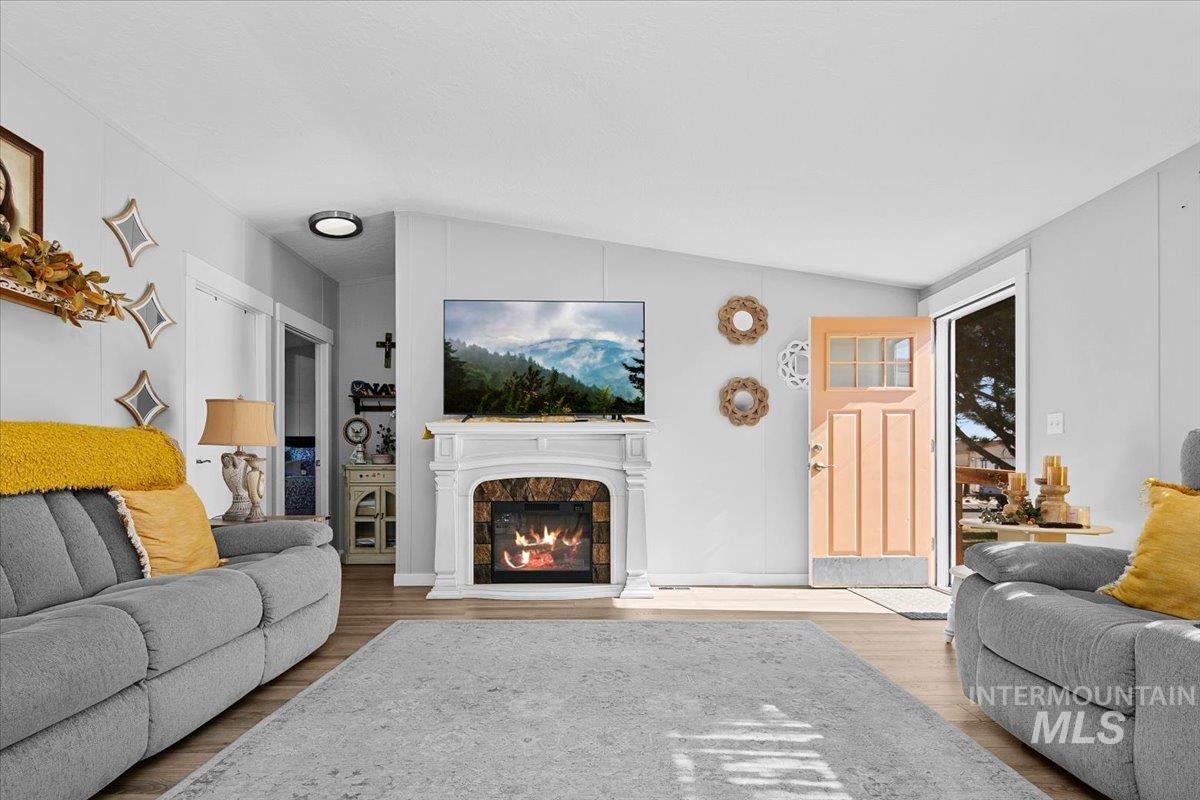 4009 Denton St, Caldwell, Idaho 83607, 3 Bedrooms, 2 Bathrooms, Residential For Sale, Price $339,999, 98978560