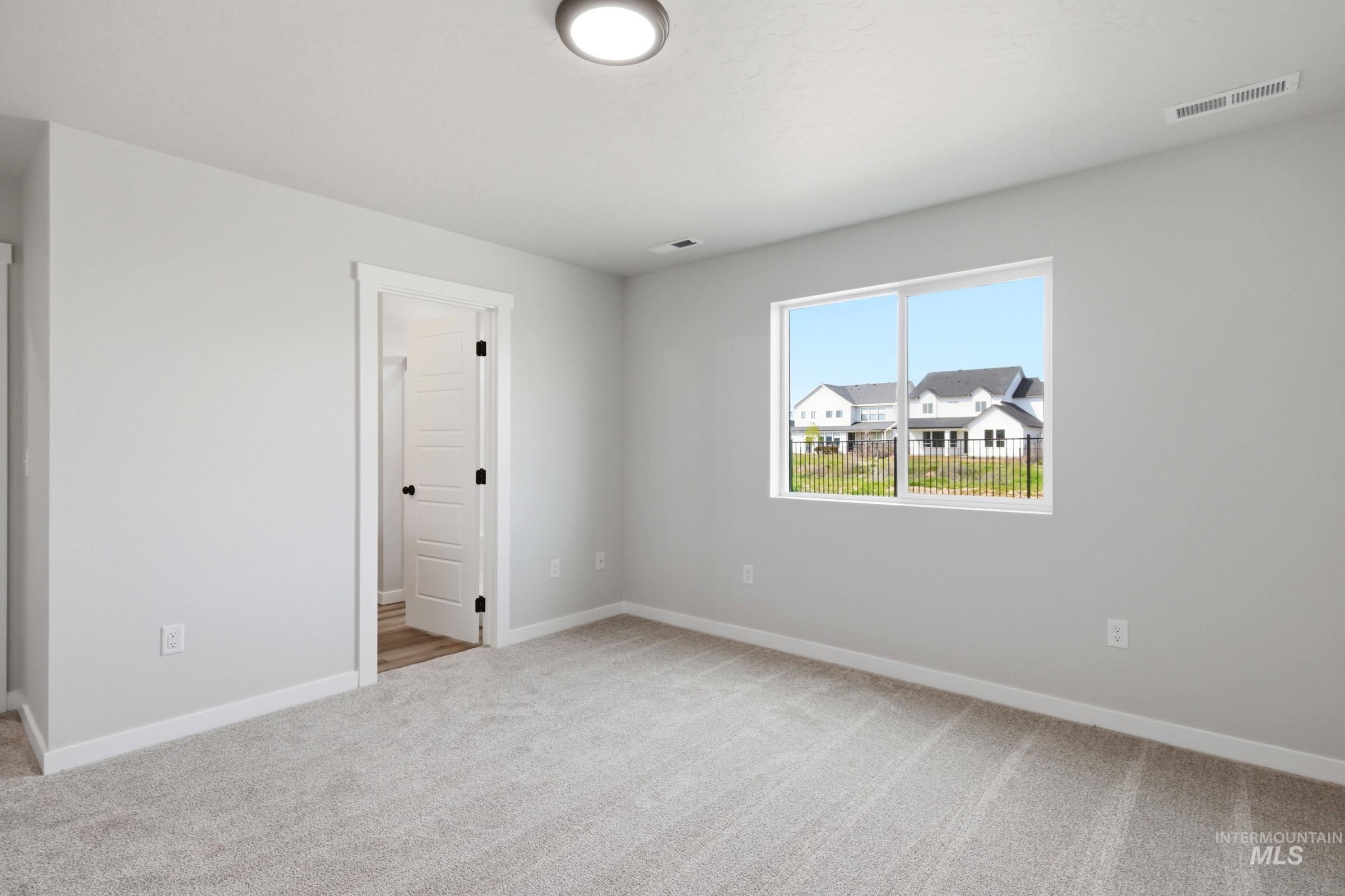 6704 W Plateau Creek Dr, Meridian, Idaho 83646, 3 Bedrooms, 2 Bathrooms, Residential For Sale, Price $449,990,MLS 98978561