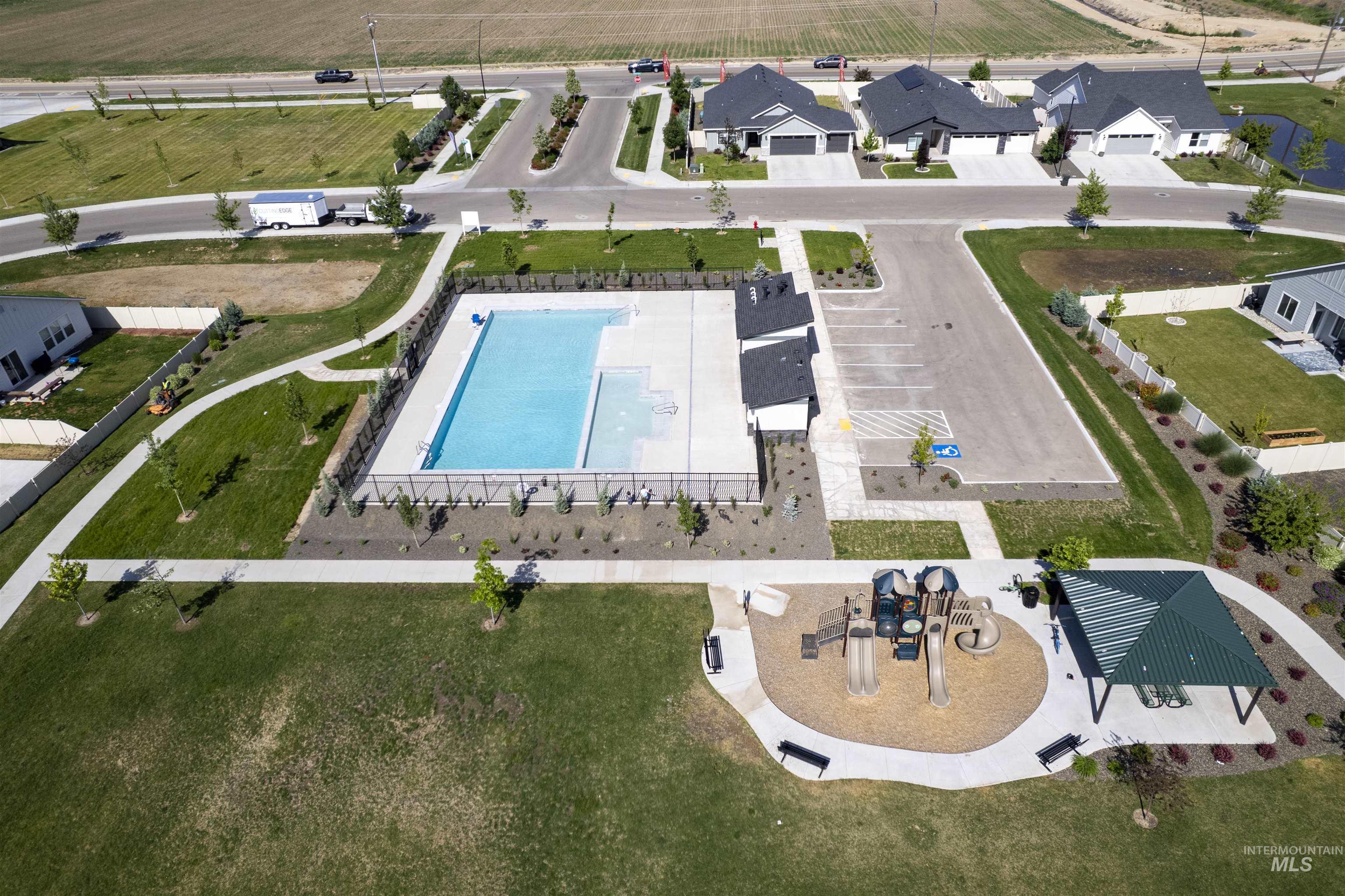 6704 W Plateau Creek Dr, Meridian, Idaho 83646, 3 Bedrooms, 2 Bathrooms, Residential For Sale, Price $449,990,MLS 98978561