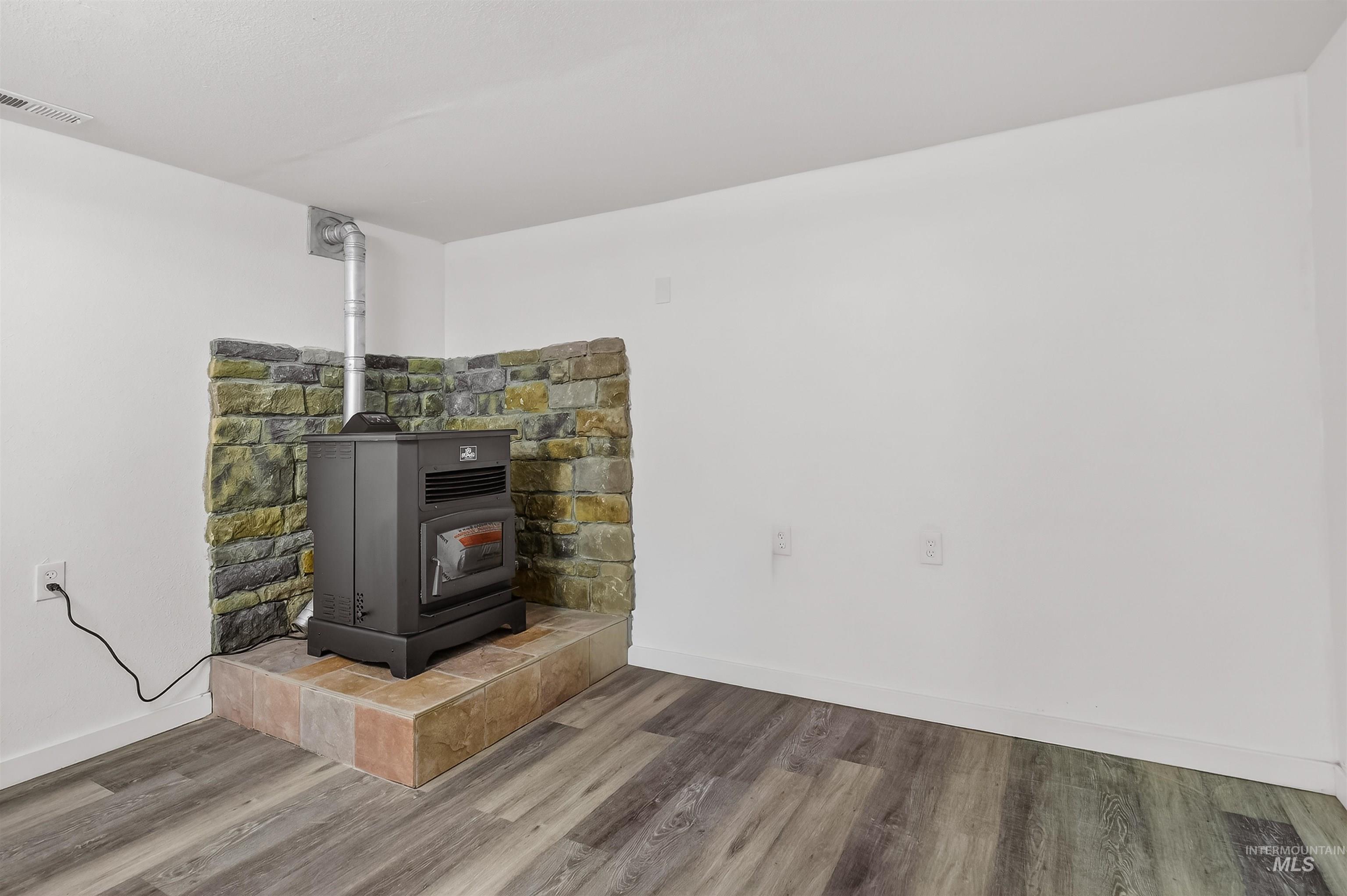 134 S A Street, Orofino, Idaho 83544, 3 Bedrooms, 2 Bathrooms, Residential For Sale, Price $337,000, 98978562