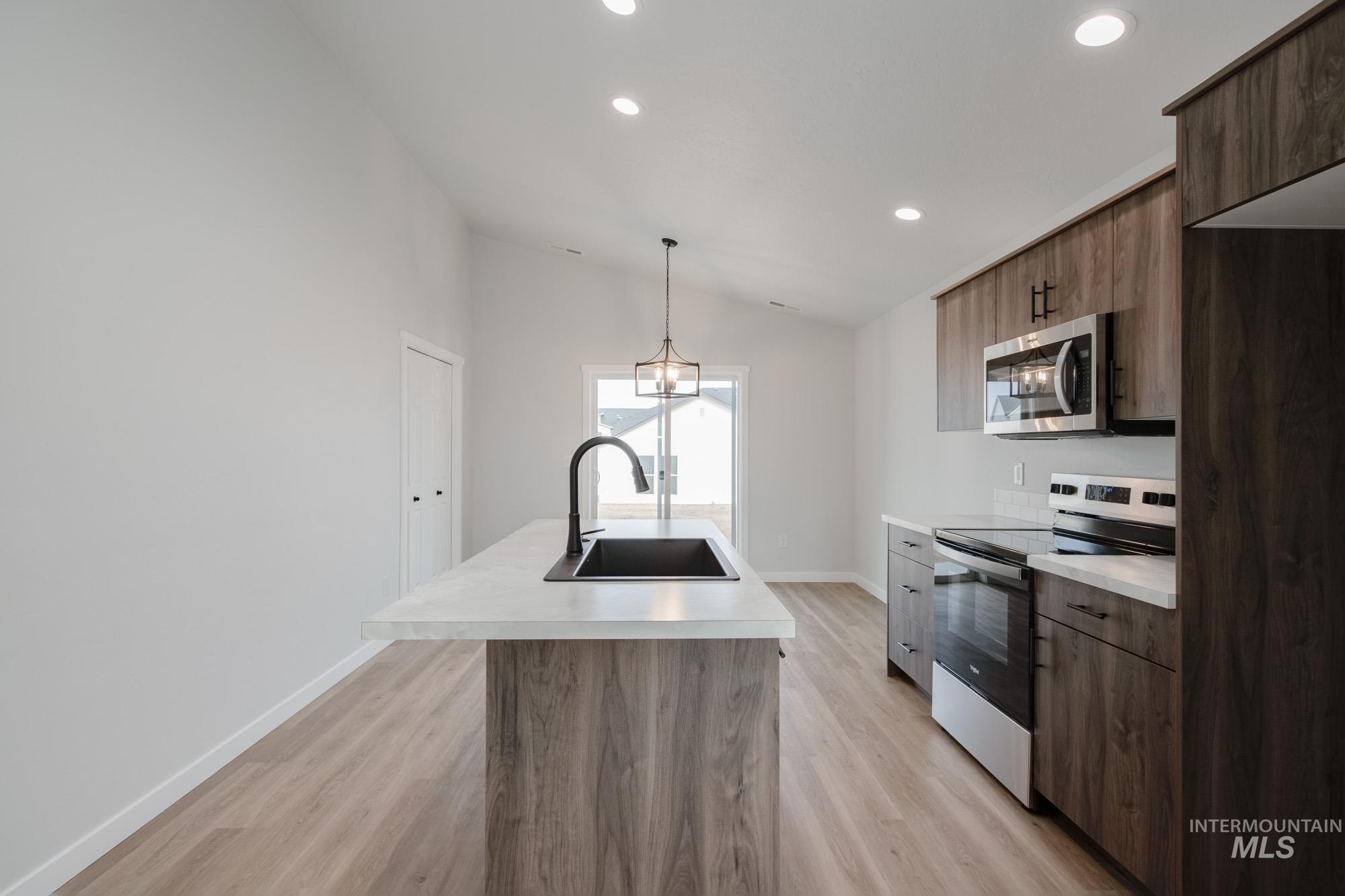 7095 E Shields Dr, Nampa, Idaho 83687, 3 Bedrooms, 2 Bathrooms, Residential For Sale, Price $394,990, 98978565