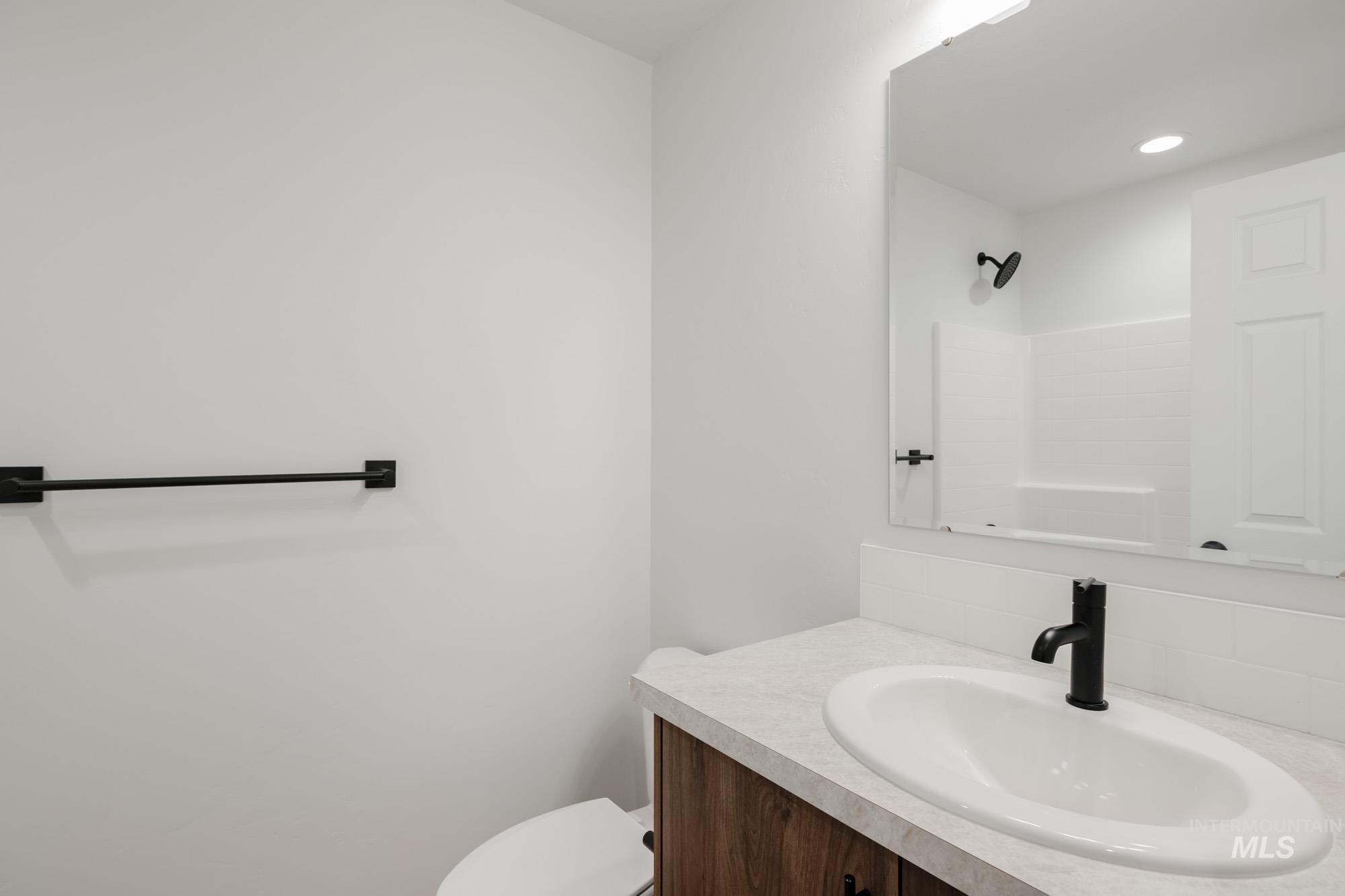 7095 E Shields Dr, Nampa, Idaho 83687, 3 Bedrooms, 2 Bathrooms, Residential For Sale, Price $394,990, 98978565