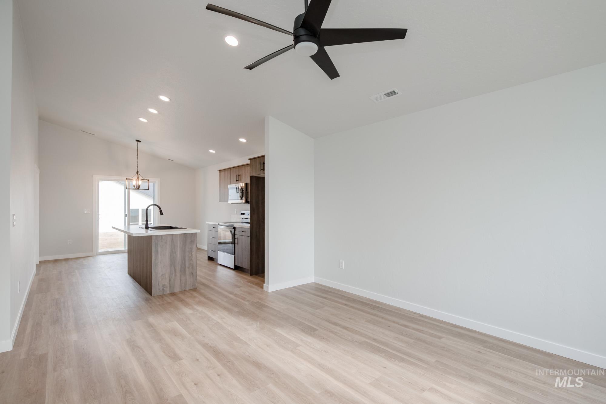 7095 E Shields Dr, Nampa, Idaho 83687, 3 Bedrooms, 2 Bathrooms, Residential For Sale, Price $394,990, 98978565