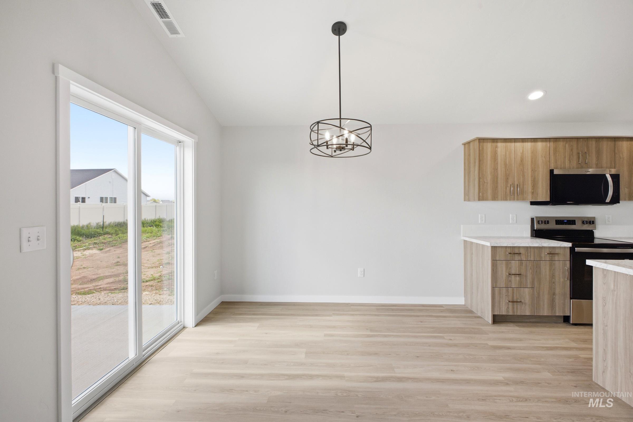 2913 W Taiban Creek Dr, Kuna, Idaho 83634, 3 Bedrooms, 2 Bathrooms, Residential For Sale, Price $434,990,MLS 98978566