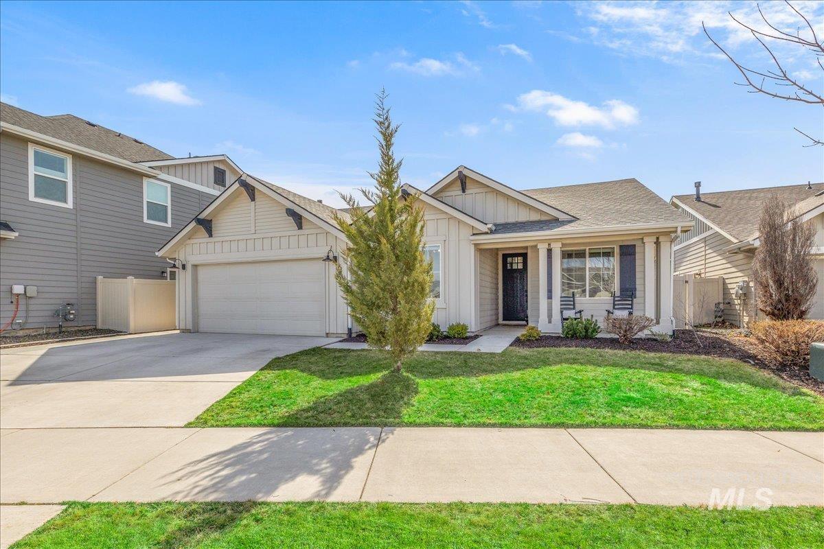 5825 W Daphne Dr, Meridian, Idaho 83646, 4 Bedrooms, 2 Bathrooms, Residential For Sale, Price $499,900, 98978573