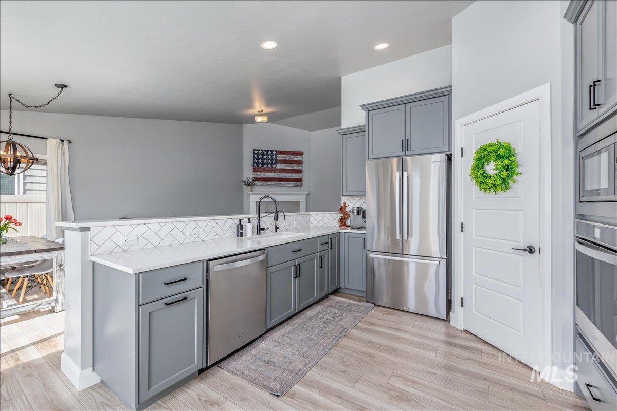 5825 W Daphne Dr, Meridian, Idaho 83646, 4 Bedrooms, 2 Bathrooms, Residential For Sale, Price $499,900, 98978573